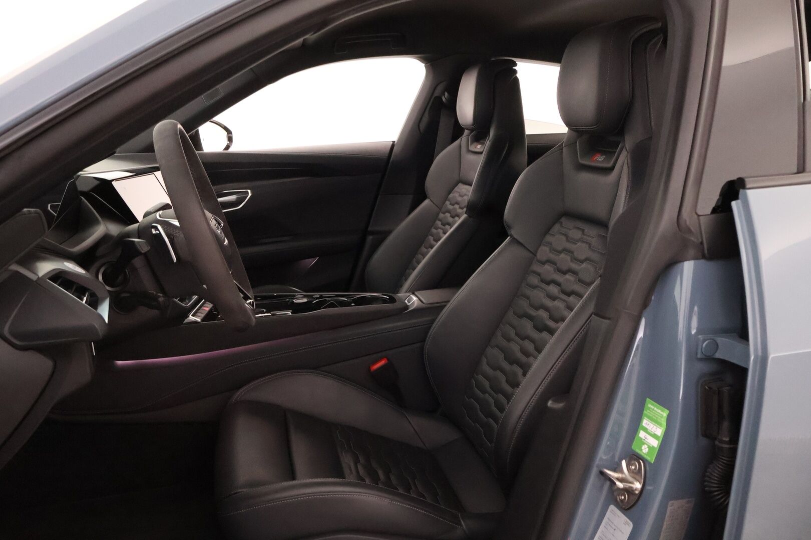 Audi e-tron GT RS 2022 quattro - 2,99 % KORKOTARJOUS TÄHÄN AUTOON - Hiilikuitu-paketti / 3D Bang&Olufsen / Hierovat ja ilmastoidut istuimet / ACC / 360° / Matrix / Ilma-alusta / Nelipyöräohjaus / 