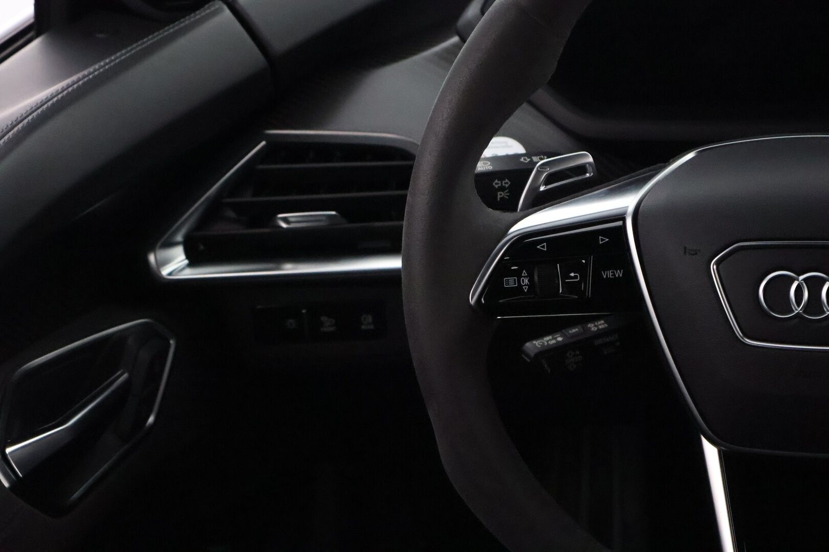 Audi e-tron GT RS 2022 quattro - 2,99 % KORKOTARJOUS TÄHÄN AUTOON - Hiilikuitu-paketti / 3D Bang&Olufsen / Hierovat ja ilmastoidut istuimet / ACC / 360° / Matrix / Ilma-alusta / Nelipyöräohjaus / 