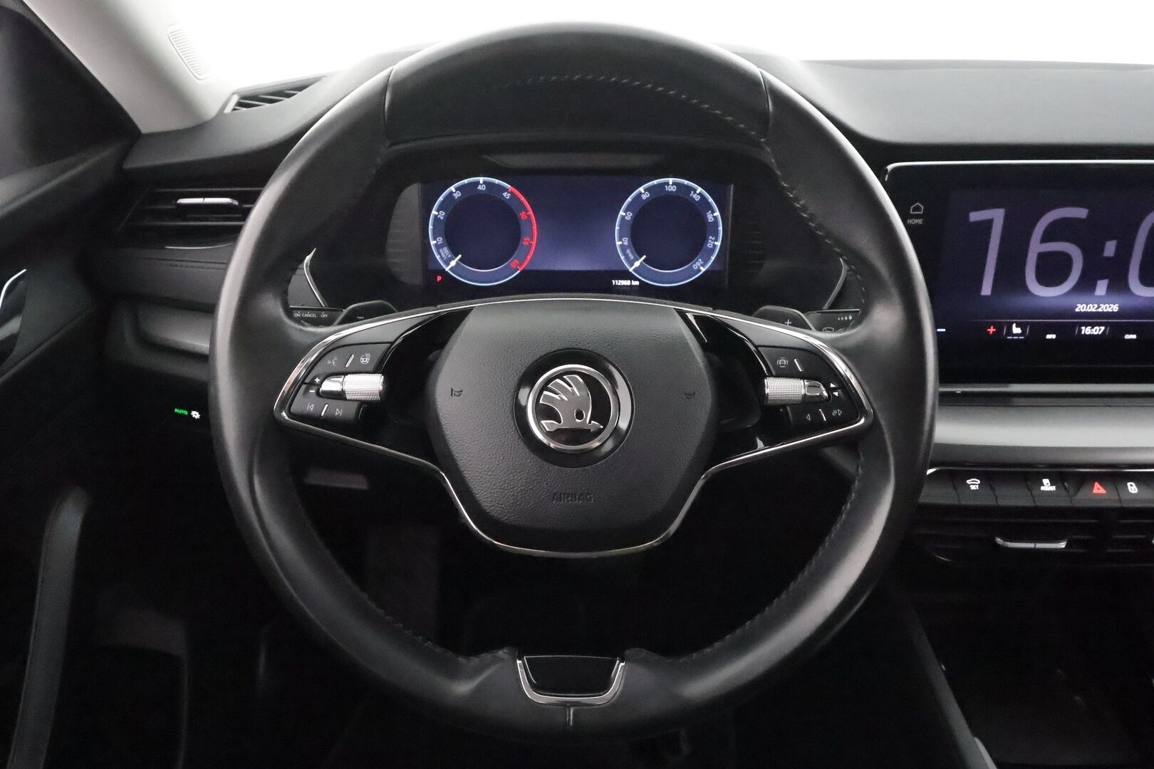 Skoda Octavia 2023 Combi 2.0 TDI 150 4x4 Ambition DSG * Webasto / Hierovat penkit / Koukku / Vakkari / P.tutkat / KeylessGo / LED * - 1.Om Suomi-auto / Kahdet renkaat aluvanteilla / Merkkihuollettu