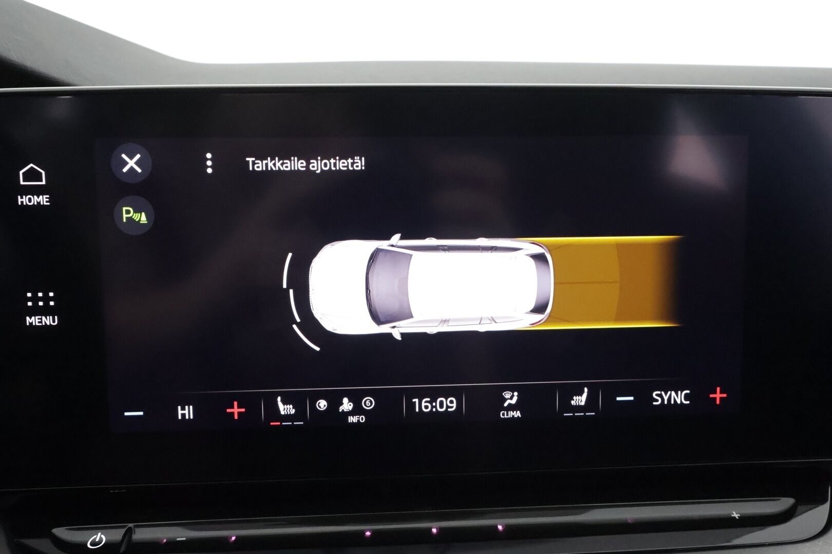 Skoda Octavia 2023 Combi 2.0 TDI 150 4x4 Ambition DSG * Webasto / Hierovat penkit / Koukku / Vakkari / P.tutkat / KeylessGo / LED * - 1.Om Suomi-auto / Kahdet renkaat aluvanteilla / Merkkihuollettu - HULLUT AVAJAISHULINAT KORKOTARJOUS 3,29 %