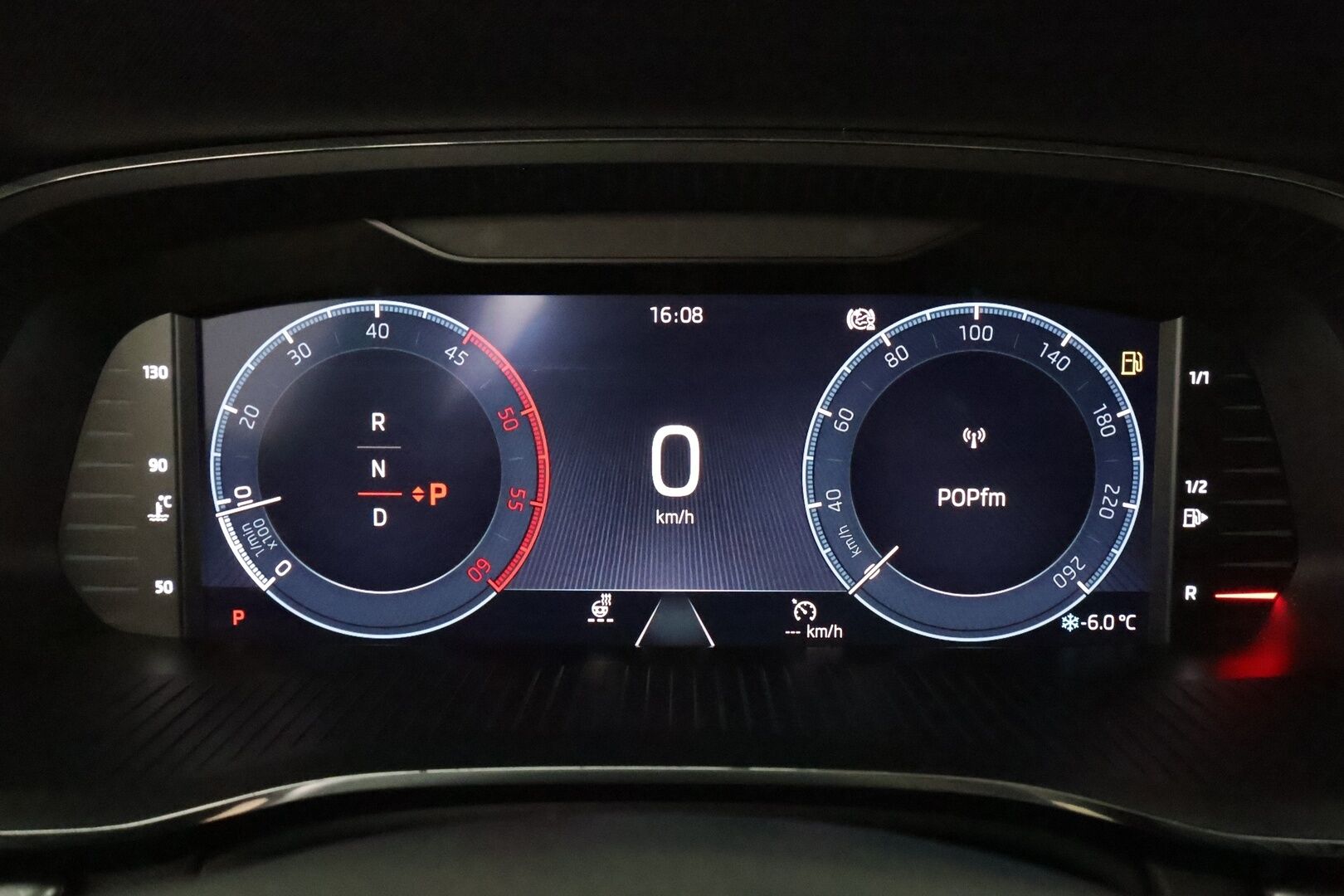 Skoda Octavia 2023 Combi 2.0 TDI 150 4x4 Ambition DSG * Webasto / Hierovat penkit / Koukku / Vakkari / P.tutkat / KeylessGo / LED * - 1.Om Suomi-auto / Kahdet renkaat aluvanteilla / Merkkihuollettu