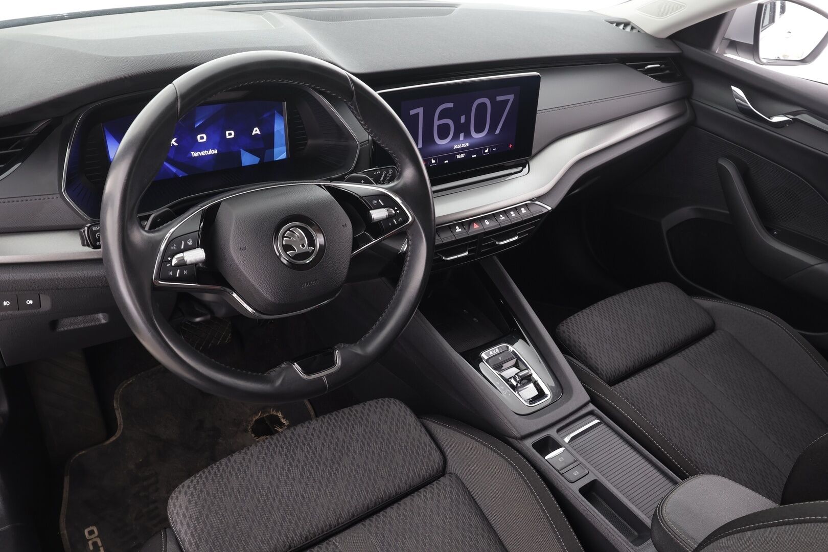 Skoda Octavia 2023 Combi 2.0 TDI 150 4x4 Ambition DSG * Webasto / Hierovat penkit / Koukku / Vakkari / P.tutkat / KeylessGo / LED * - 1.Om Suomi-auto / Kahdet renkaat aluvanteilla / Merkkihuollettu - HULLUT AVAJAISHULINAT KORKOTARJOUS 3,29 %