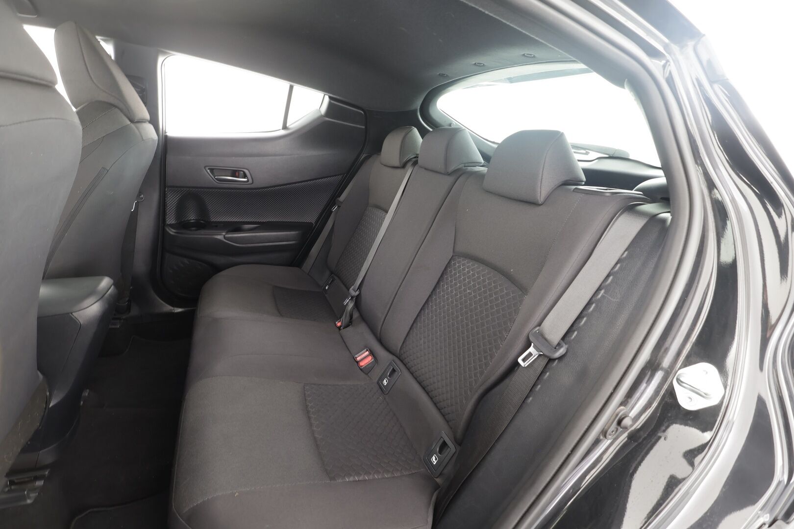 Toyota C-HR 2022 1,8 Hybrid Active Business - | ACC | P.Kamera | LED | Navi | Apple&Android | 1.Om Suomi-auto | Kahdet Renkaat |