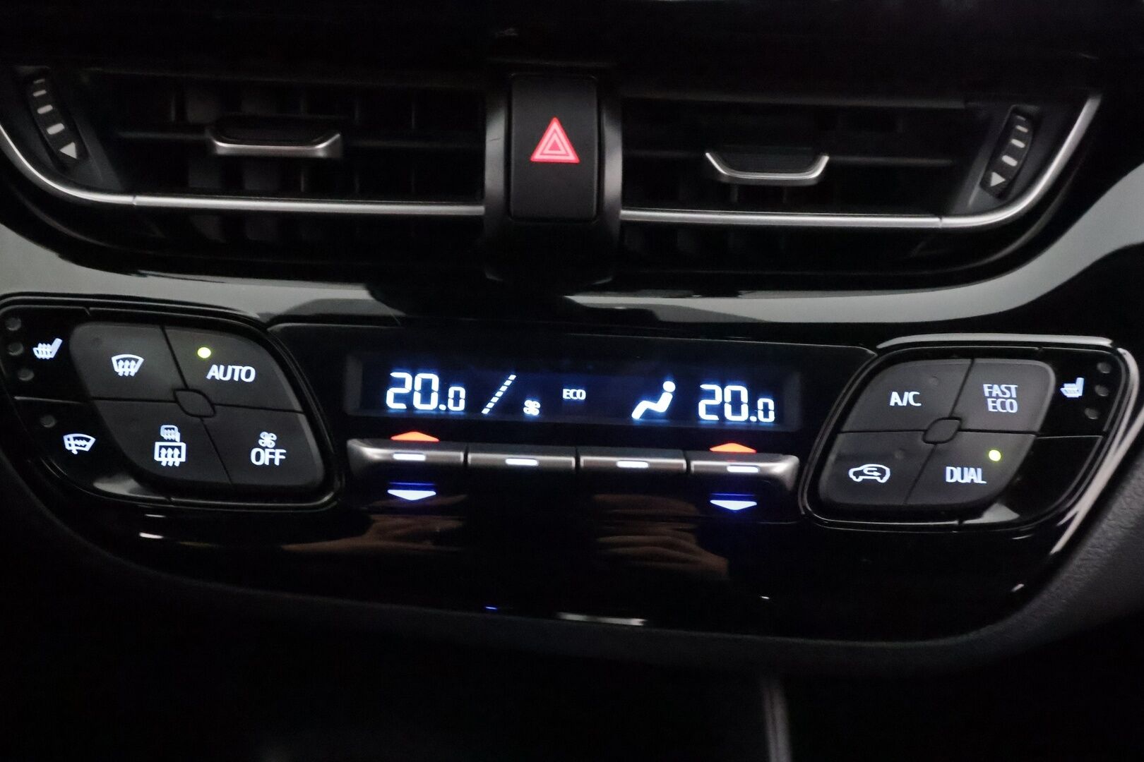 Toyota C-HR 2022 1,8 Hybrid Active Business - | ACC | P.Kamera | LED | Navi | Apple&Android | 1.Om Suomi-auto | Kahdet Renkaat |