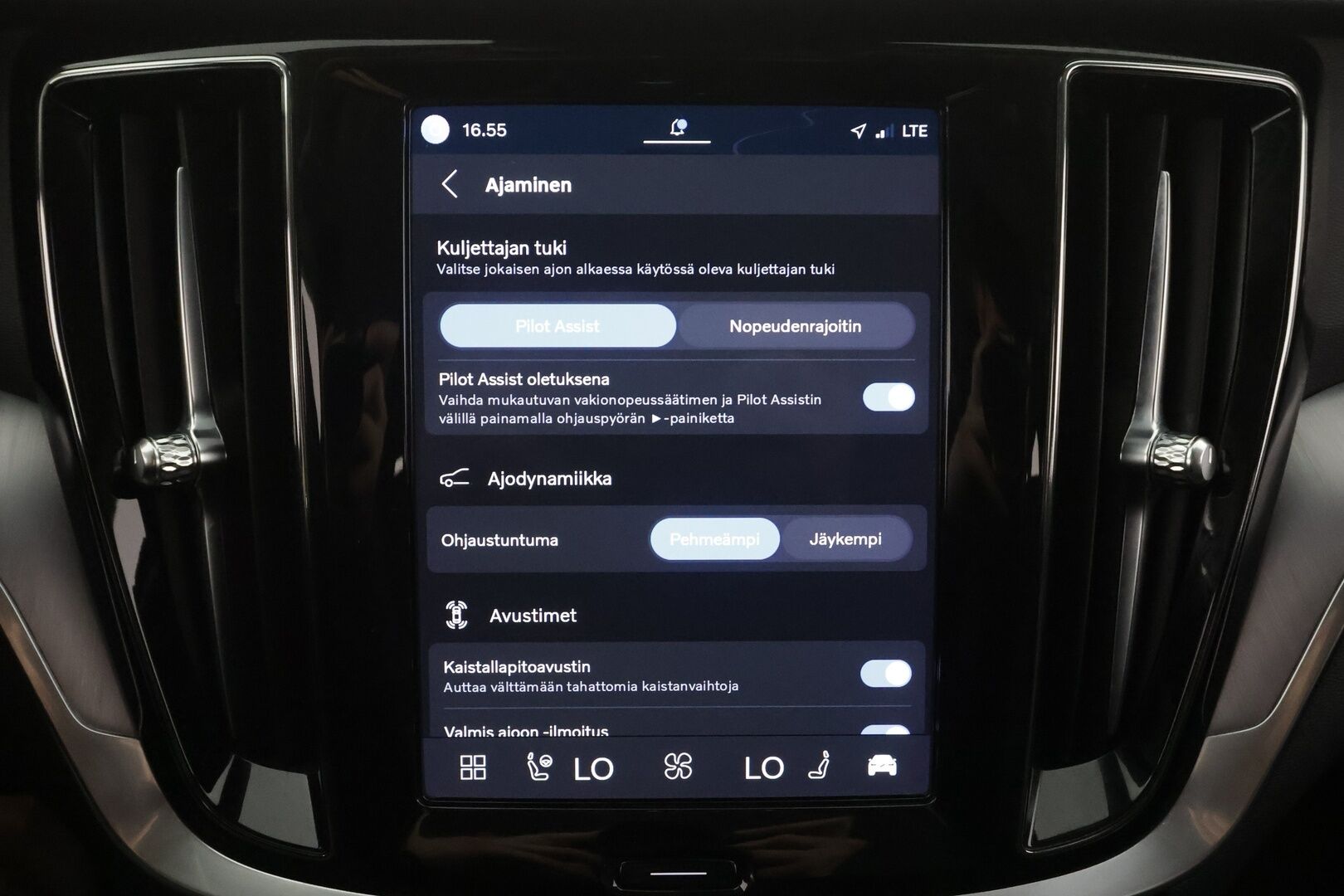 Volvo V60 2023 B3 MHEV Business Core DCT aut - | ACC | Webasto | P.Kamera | BLIS | LED | Navi | Facelift | Keyless | Ratinlämmitin | Sähköluukku | Suomi-auto | Kahdet renkaat aluvanteilla | Merkkihuollettu |