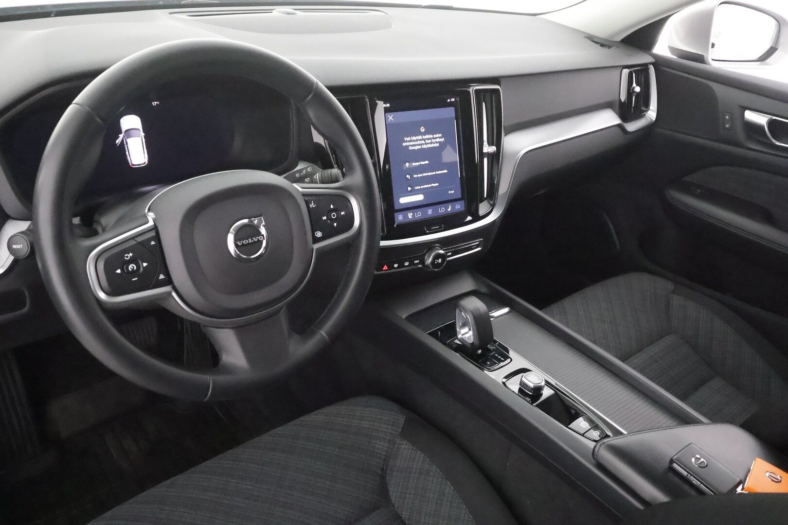 Volvo V60 2023 B3 MHEV Business Core DCT aut - | ACC | Webasto | P.Kamera | BLIS | LED | Navi | Facelift | Keyless | Ratinlämmitin | Sähköluukku | Suomi-auto | Kahdet renkaat aluvanteilla | Merkkihuollettu |