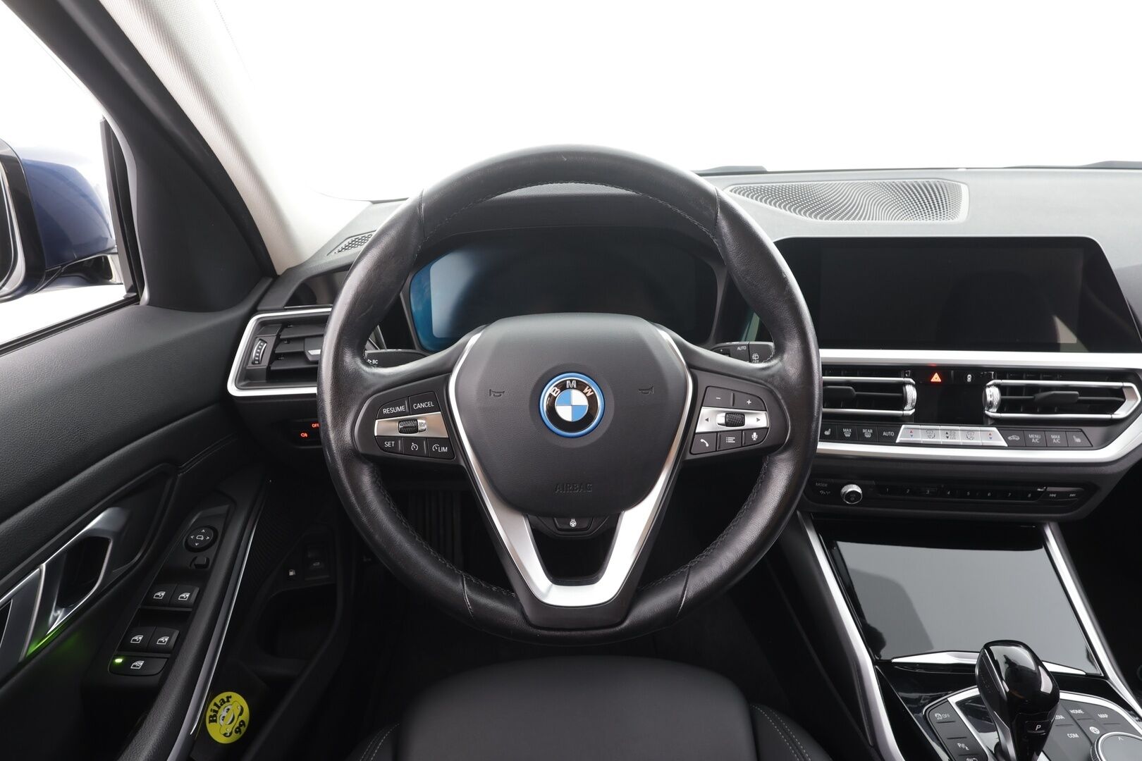 BMW 320 2022 G21 Touring 320e xDrive A Charged Edition Sport - | Vakkari | Lisälämmitin | Akkukäyttöinen | LED | P.Kamera | Ratinlämmitys | Sporttipenkit | Apple&Android | 1.Om Suomi-auto | Kahdet Renkaat |