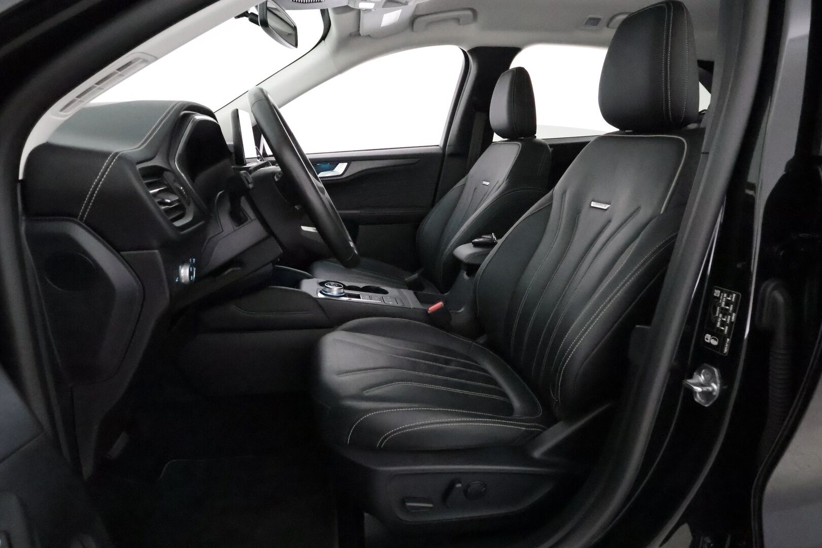 Ford Kuga 2022 2,5 Hybrid (HEV) 190hv CVT AWD Vignale **B&O / Koukku / Muistipenkki / P.kamera / Lohko / Keyless** - 1-om. Suomi-auto / Hyvin huollettu!