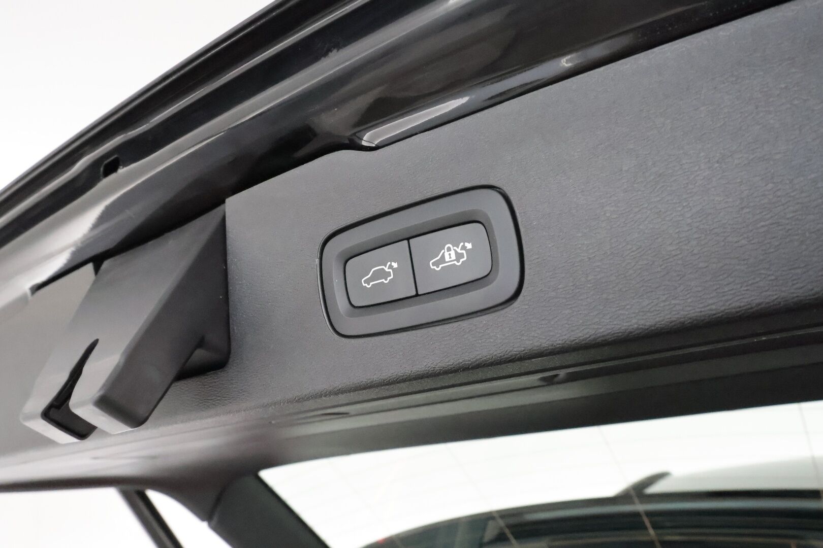 Volvo V60 2023 B3 MHEV Business Core DCT aut **Pa-lisälämmitin / Koukku / Adapt.Vakkari / P.kamera / Kaistavahti / Navi / Keyless** - 3,99 % KORKOTARJOUS TÄHÄN AUTOON - 1-om Suomi-auto / Kahdet Renkaat