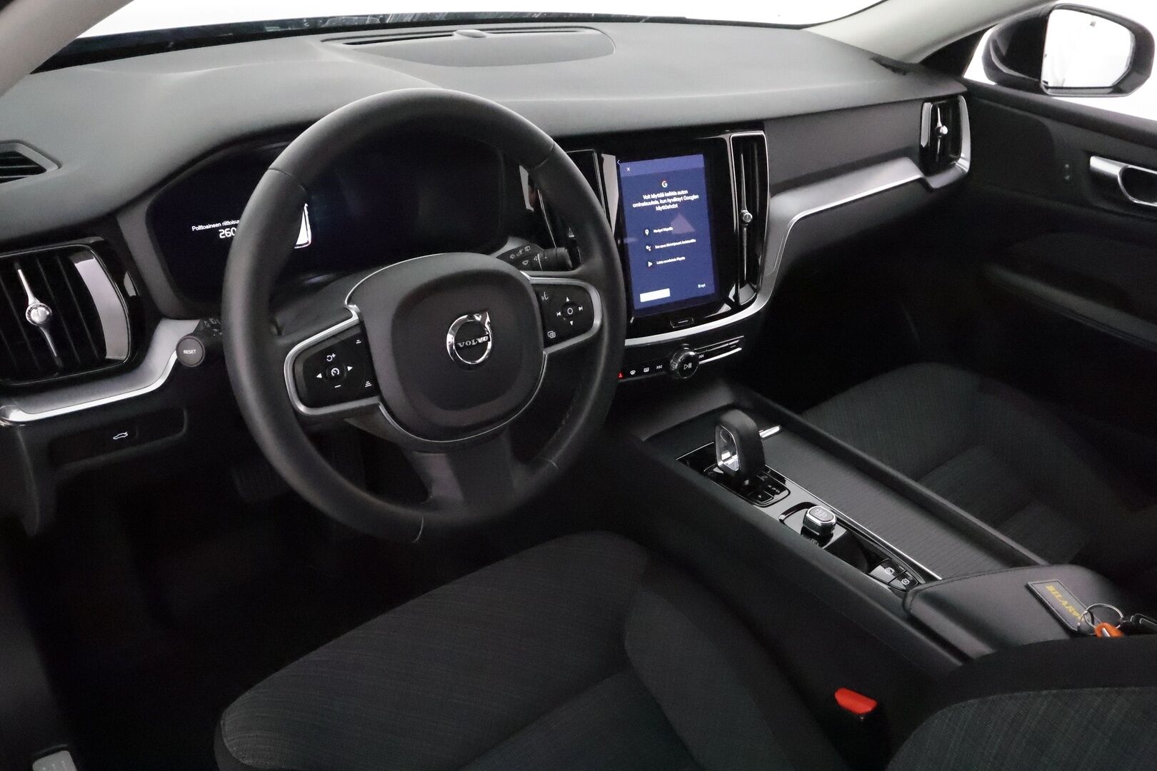 Volvo V60 2023 B3 MHEV Business Core DCT aut **Pa-lisälämmitin / Koukku / Adapt.Vakkari / P.kamera / Kaistavahti / Navi / Keyless** - 3,99 % KORKOTARJOUS TÄHÄN AUTOON - 1-om Suomi-auto / Kahdet Renkaat