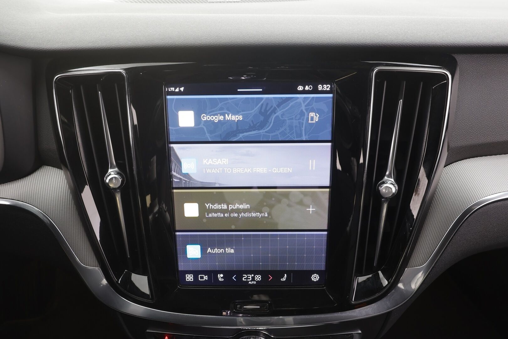 Volvo V60 2023 B4 MHEV Business Plus Dark DCT aut - | ACC | Webasto | Full-LED | H/K | Muistipenkit | P.Kamera | Puolinahat | Keyless | Apple&Android | 1.Om Suomi-auto | Kahdet Renkaat | Merkkihuollettu |