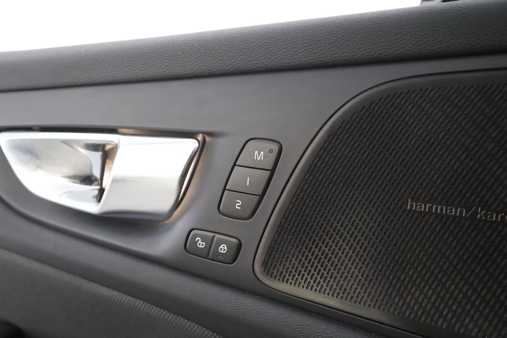 Volvo V60 2023 B4 MHEV Business Plus Dark DCT aut - ACC | Webasto | Full-LED | H/K | Muistipenkit | P.Kamera | Puolinahat | Keyless | Apple&Android | 1.Om Suomi-auto | Kahdet Renkaat | Merkkihuollettu
