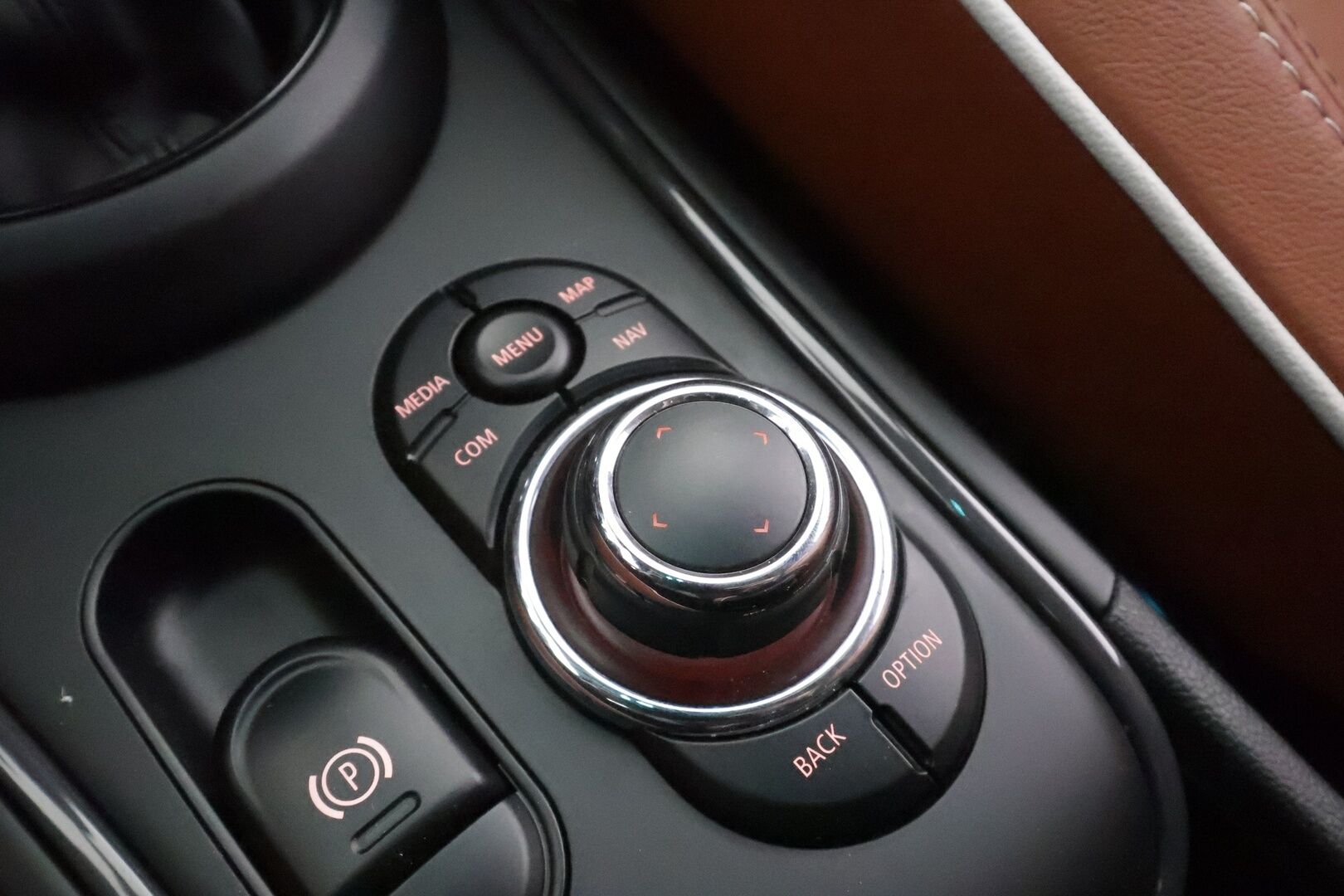 MINI Countryman 2023 Cooper SE ALL4 A Maximise - | ACC | Facelift | HUD | Ruskeat nahat | Sporttipenkit | P.kamera | Ambient | P.tutkat | Sähk. takaluukku | Navi | 1-om suomiauto | Merkkihuollot | ALV |