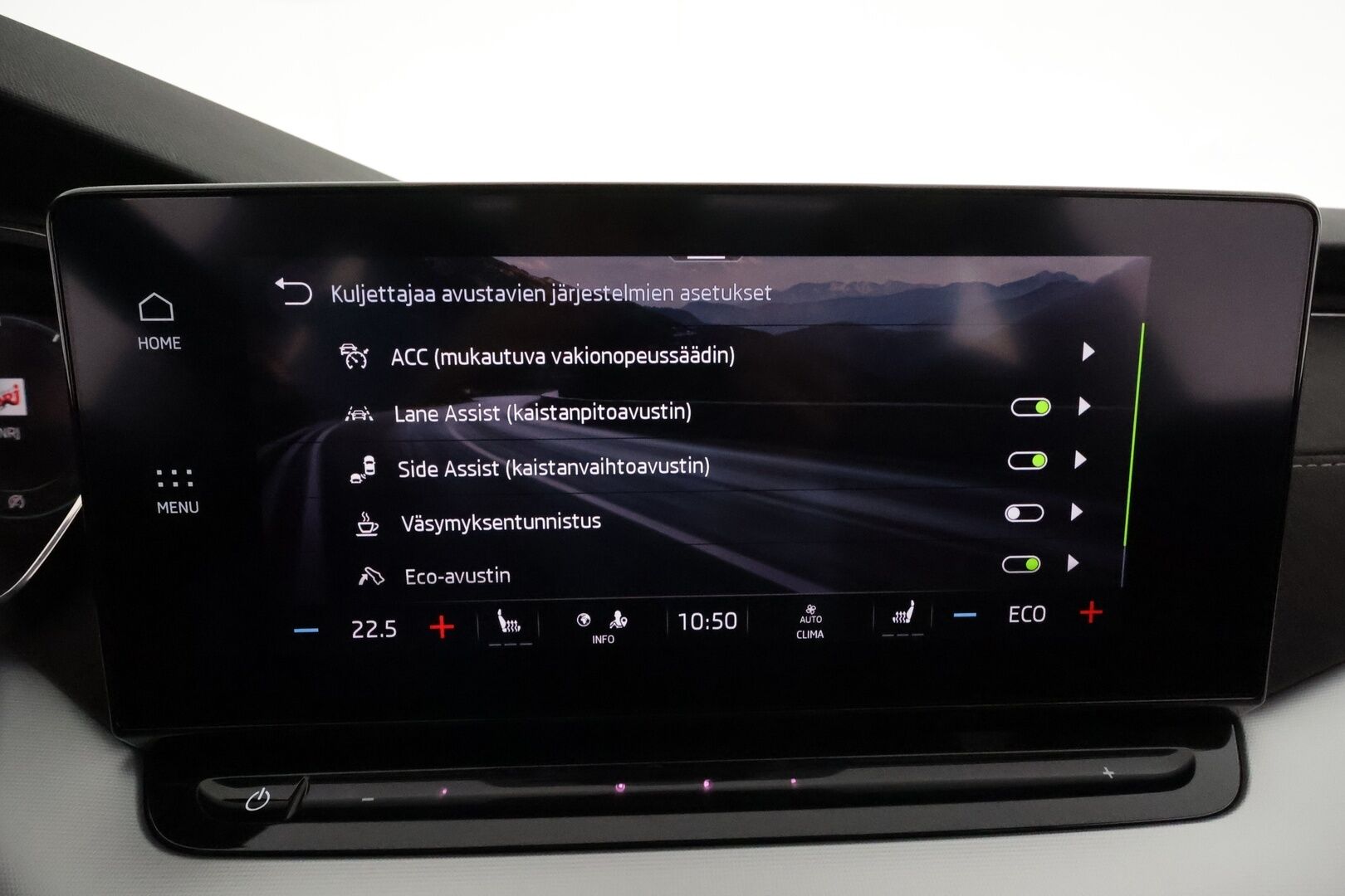Skoda Octavia 2021 Combi 1,4 TSI PHEV Style iV DSG - Panorama / Webasto / Matrix-LED / ACC / Muistipenkit / P.Kamera / Nahka-acantara / Navi / Kaistavahti**