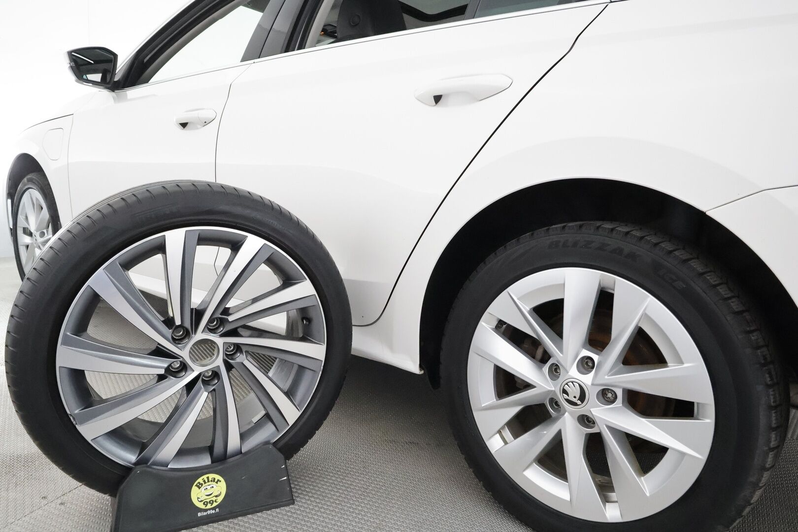 Skoda Octavia 2021 Combi 1,4 TSI PHEV Style iV DSG - Panorama / Webasto / Matrix-LED / ACC / Muistipenkit / P.Kamera / Nahka-acantara / Navi / Kaistavahti**