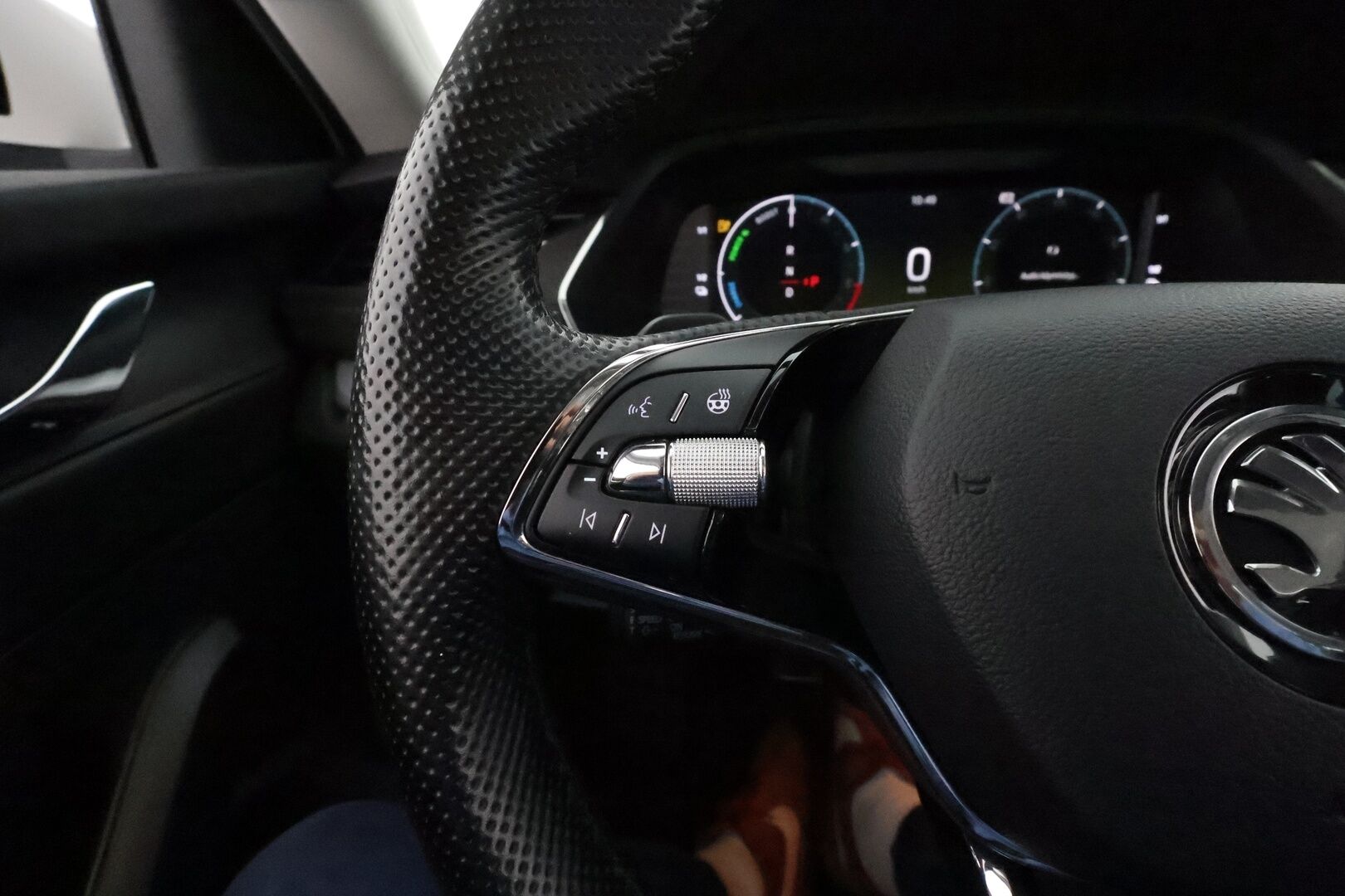 Skoda Octavia 2021 Combi 1,4 TSI PHEV Style iV DSG - Panorama / Webasto / Matrix-LED / ACC / Muistipenkit / P.Kamera / Nahka-acantara / Navi / Kaistavahti**
