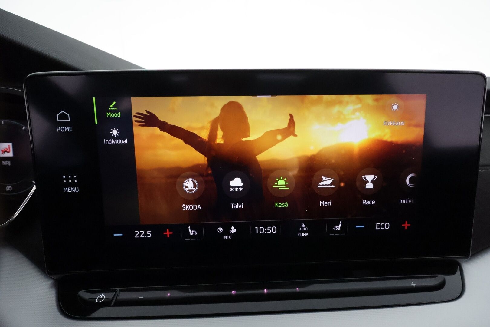 Skoda Octavia 2021 Combi 1,4 TSI PHEV Style iV DSG - Panorama / Webasto / Matrix-LED / ACC / Muistipenkit / P.Kamera / Nahka-acantara / Navi / Kaistavahti**