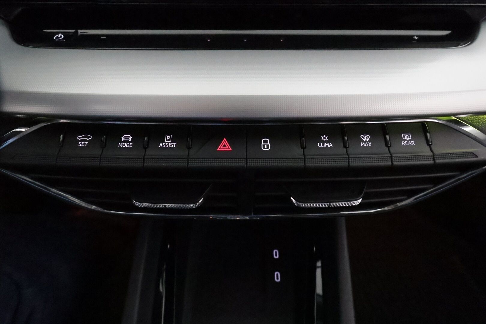 Skoda Octavia 2021 Combi 1,4 TSI PHEV Style iV DSG - Panorama / Webasto / Matrix-LED / ACC / Muistipenkit / P.Kamera / Nahka-acantara / Navi / Kaistavahti**
