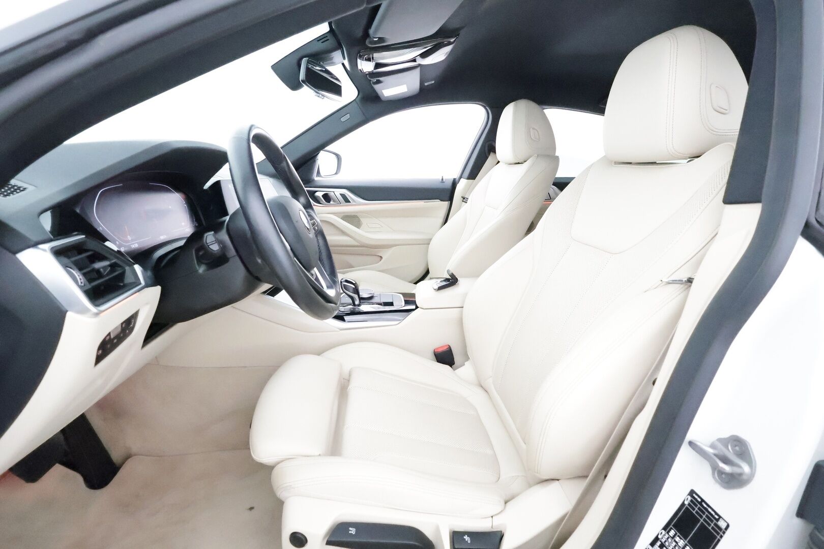 BMW 420 2022 G26 Gran Coupé 420i A Business **1.Om Suomi-auto / P. Kamera / Sporttipenkit / LED-valot / Navi** - 3,99 % KORKOTARJOUS TÄHÄN AUTOON - HiFi / Kaistavahti / 2x Renkaat / Erittäin Siisti!