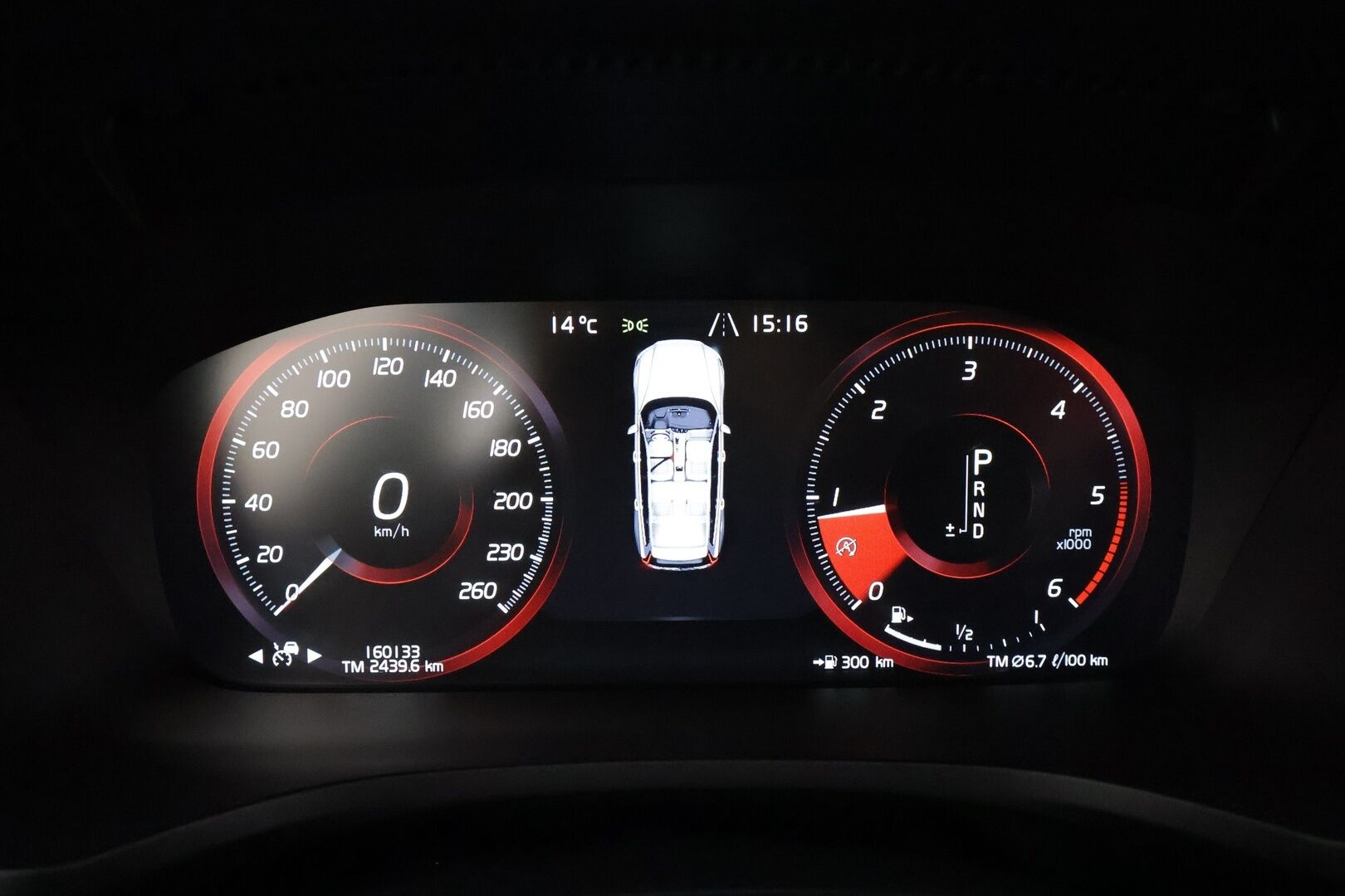 Volvo V60 2020 D3 AWD Momentum aut * ACC / P.kamera / Full LED / Koukku / Webasto / Navi / BLIS * - Kahdet renkaat aluvanteilla - HULLU BLACKWEEK KORKOTARJOUS 2,49%