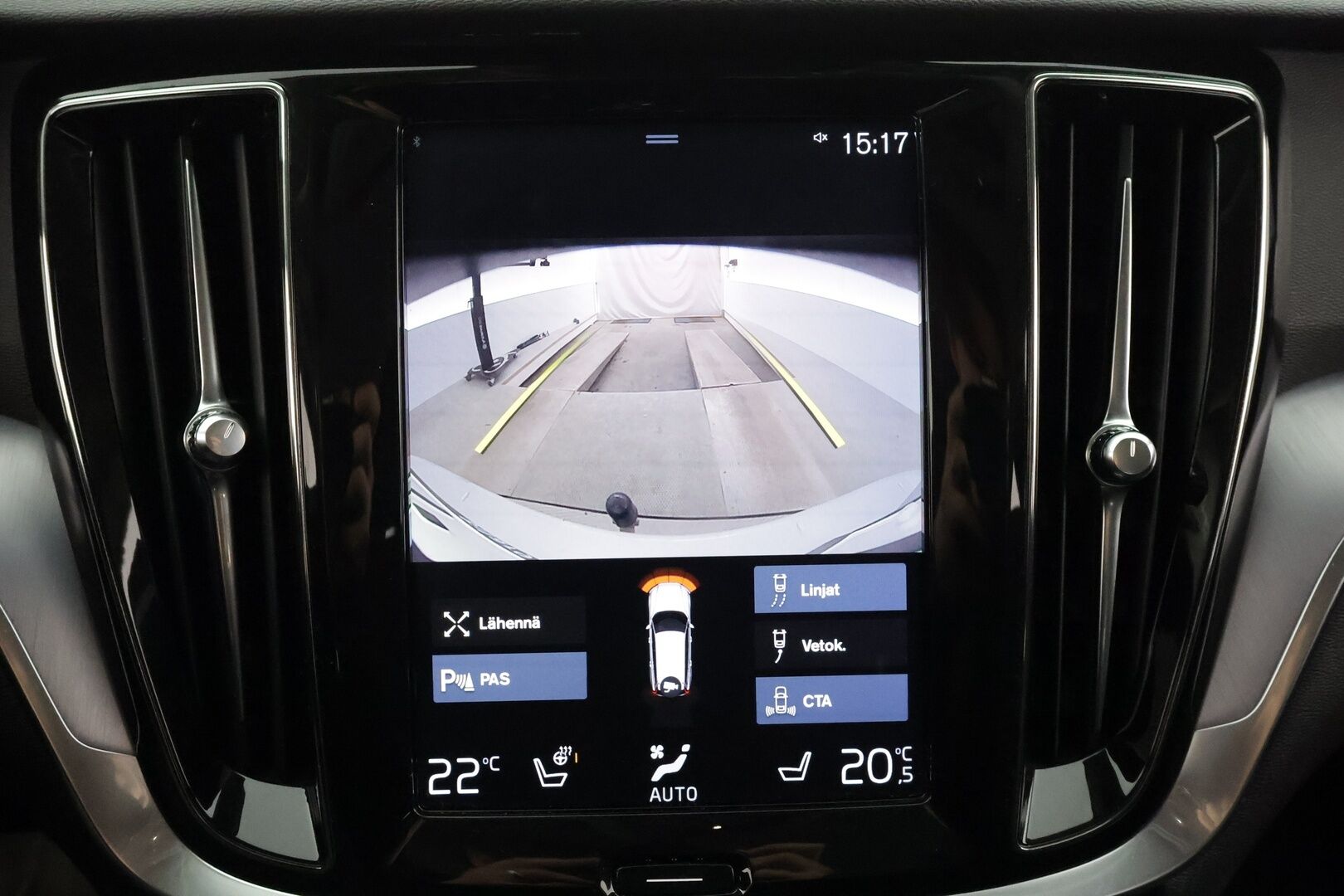 Volvo V60 2020 D3 AWD Momentum aut * ACC / P.kamera / Full LED / Koukku / Webasto / Navi / BLIS * - Kahdet renkaat aluvanteilla - HULLU BLACKWEEK KORKOTARJOUS 2,49%