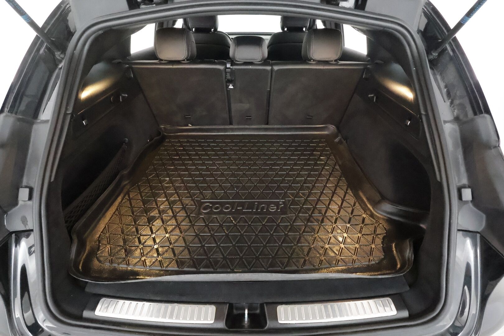 Mercedes-Benz EQC 2022 400 Electric Art * Distronic+ / HUD / 360° / Midline / Muistipenkit / Koukku / Lasikattoluukku / Keyless / Nahat / Widescreen / Navi * - Kahdet renkaat aluvanteilla / Merkkihuollettu