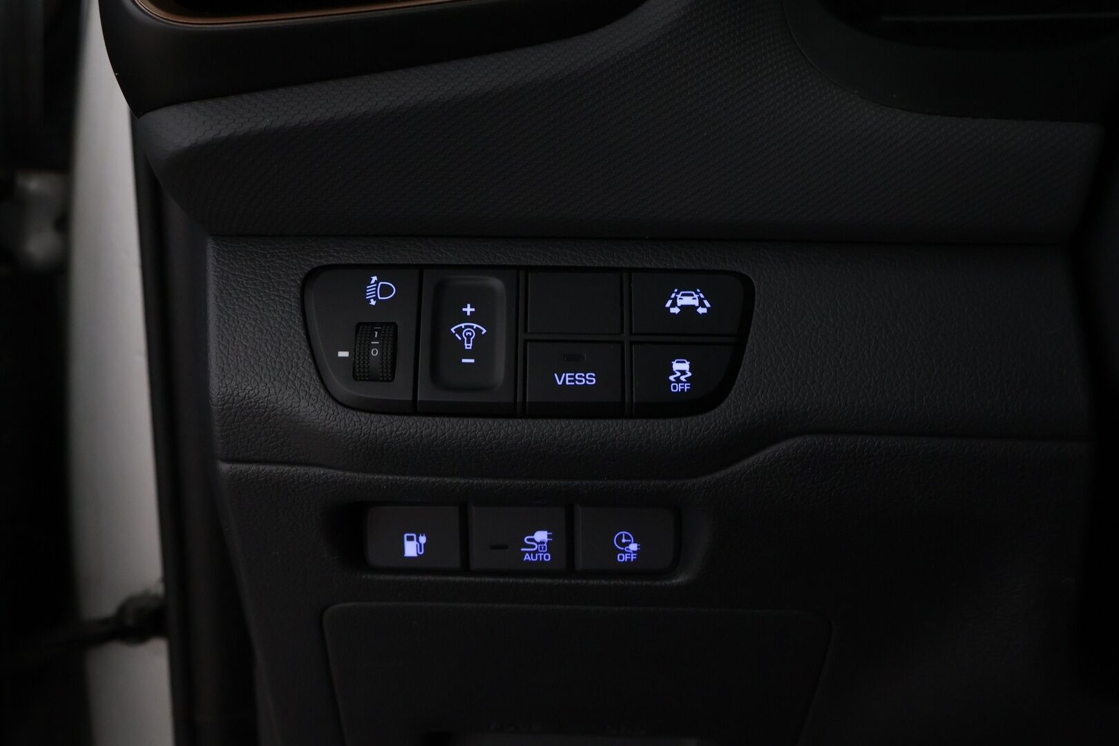 Hyundai IONIQ ELECTRIC 2019 Comfort * Lämpöpumppu / Infinity Premium Audio / Adapt.Vakkari / Peruutuskamera / Ratinlämmitys! - 2x Renkaat aluvantein / Siisti yksilö! 