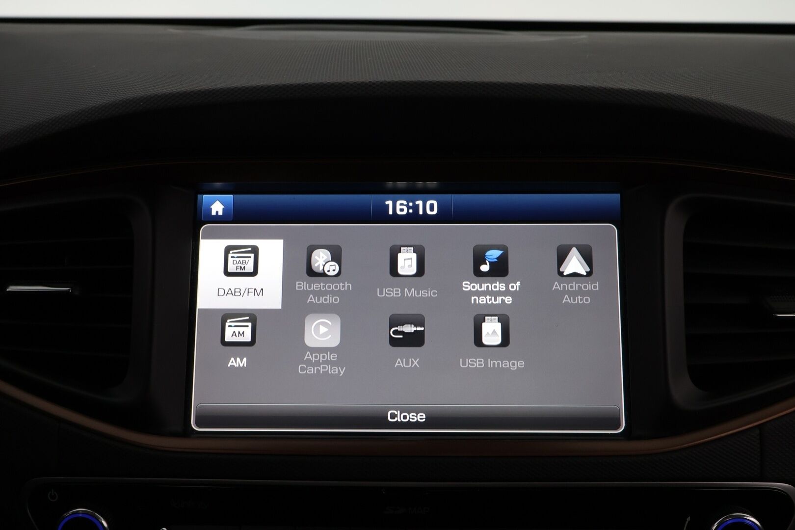 Hyundai IONIQ ELECTRIC 2019 Comfort * Lämpöpumppu / Infinity Premium Audio / Adapt.Vakkari / Peruutuskamera / Ratinlämmitys! - 2x Renkaat aluvantein / Siisti yksilö! 