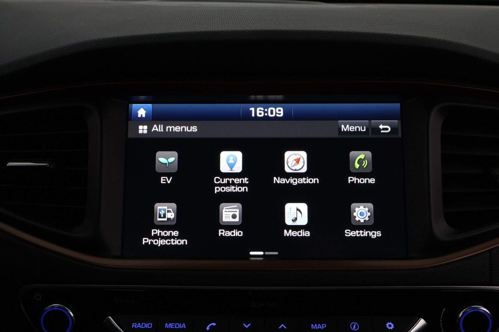 Hyundai IONIQ ELECTRIC 2019 Comfort * Lämpöpumppu / Infinity Premium Audio / Adapt.Vakkari / Peruutuskamera / Ratinlämmitys! - 2x Renkaat aluvantein / Siisti yksilö! 