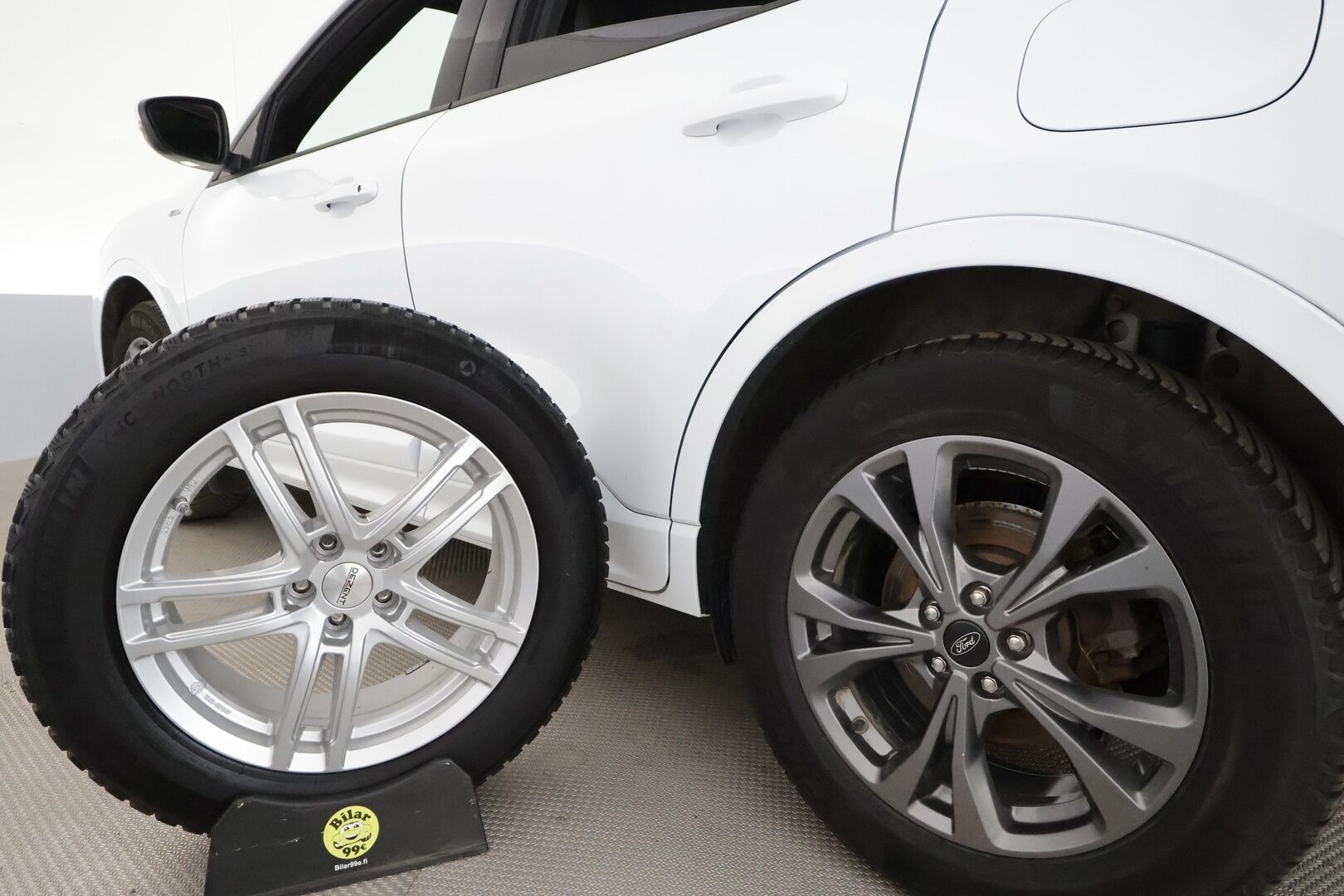 Ford Kuga 2022 2,5 Hybrid (HEV) 190hv CVT AWD ST-Line X *ACC / P.kamera / LED / Navi / Sähköpenkki / B&O / Koukku* - Lohkolämmitin / 1.Om Suomi-auto / Kahdet renkaat aluvanteilla - Osta nyt, maksa vasta ensi vuonna