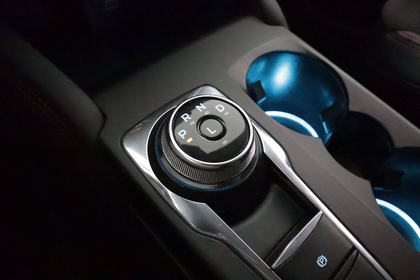 Ford Kuga 2022 2,5 Hybrid (HEV) 190hv CVT AWD ST-Line X *ACC / P.kamera / LED / Navi / Sähköpenkki / B&O / Koukku* - Lohkolämmitin / 1.Om Suomi-auto / Kahdet renkaat aluvanteilla - Osta nyt, maksa vasta ensi vuonna