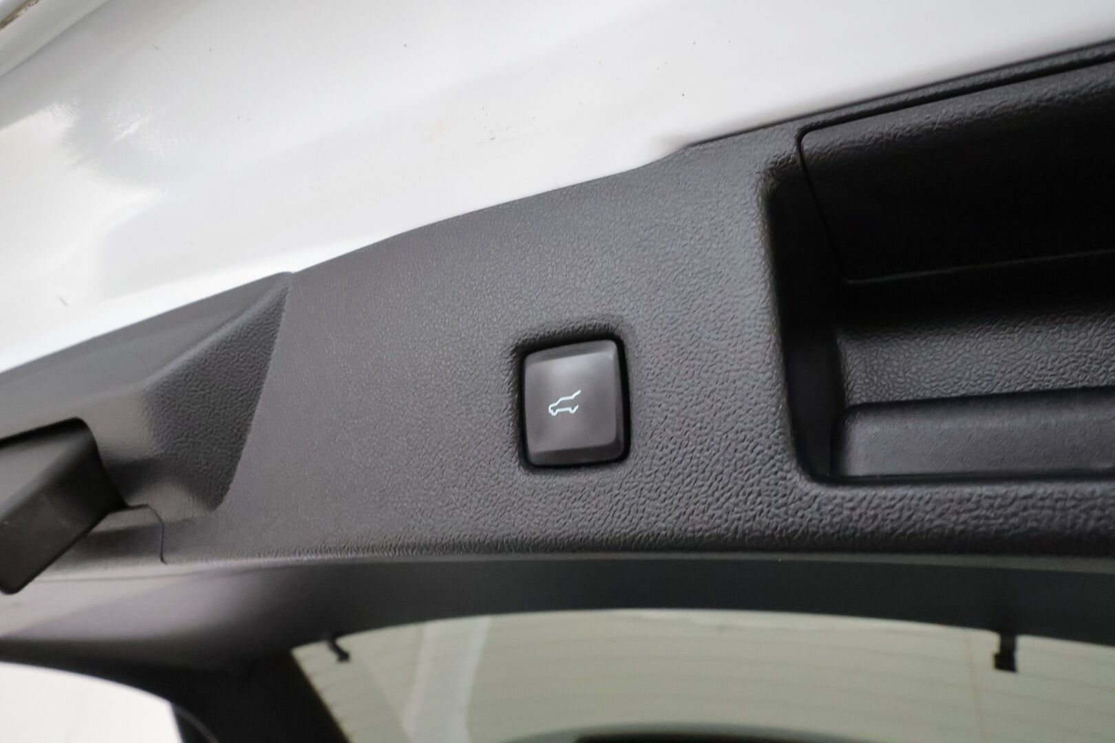 Ford Kuga 2022 2,5 Hybrid (HEV) 190hv CVT AWD ST-Line X *ACC / P.kamera / LED / Navi / Sähköpenkki / B&O / Koukku* - Lohkolämmitin / 1.Om Suomi-auto / Kahdet renkaat aluvanteilla 