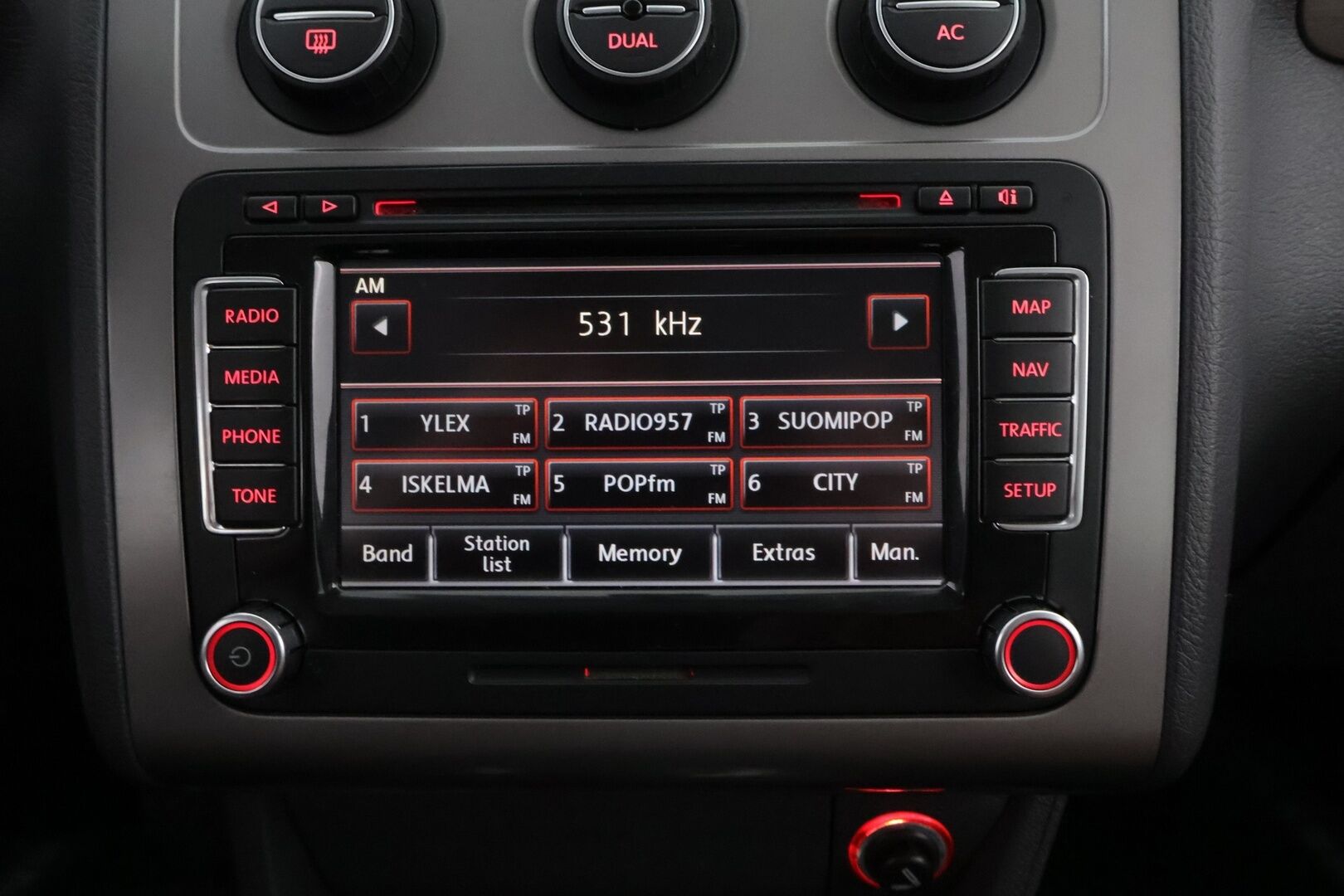 Volkswagen Touran 2007 Cross 1,4TSI DSG aut 7-Paikkainen - YritysOutlet - Myydään vain yrityksille - - YritysOutlet - Myydään vain yrityksille