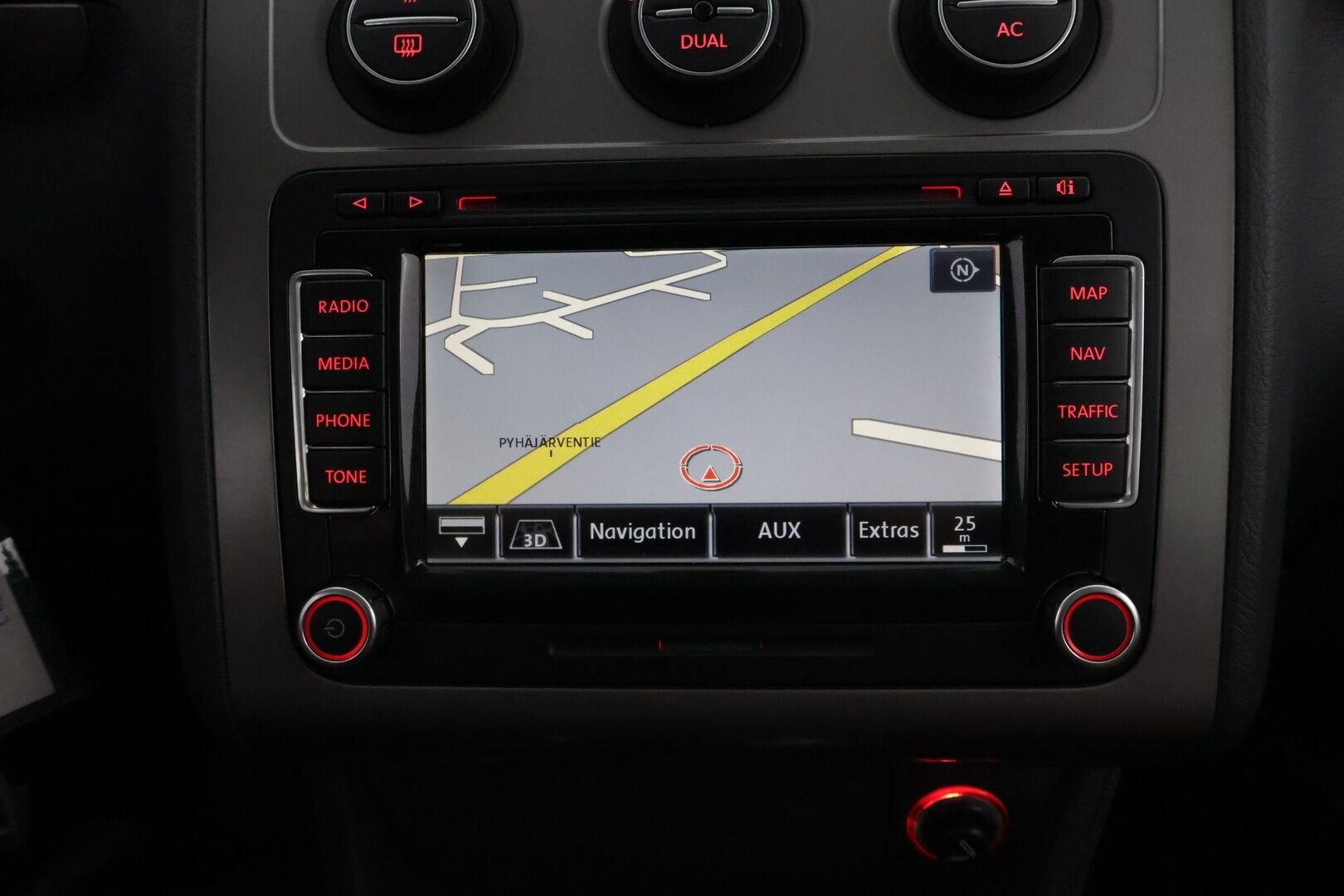 Volkswagen Touran 2007 Cross 1,4TSI DSG aut 7-Paikkainen - YritysOutlet - Myydään vain yrityksille - - YritysOutlet - Myydään vain yrityksille