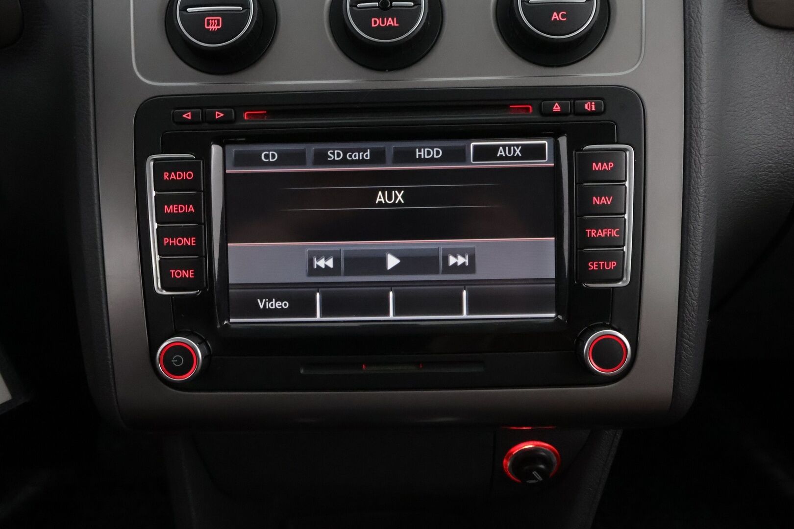 Volkswagen Touran 2007 Cross 1,4TSI DSG aut 7-Paikkainen - YritysOutlet - Myydään vain yrityksille - - YritysOutlet - Myydään vain yrityksille