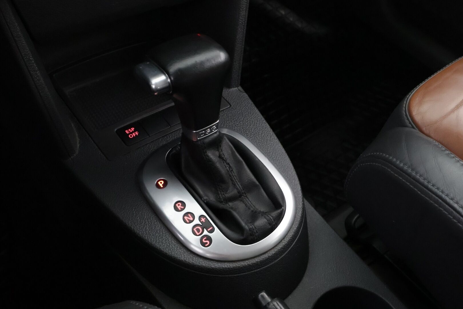 Volkswagen Touran 2007 Cross 1,4TSI DSG aut 7-Paikkainen - YritysOutlet - Myydään vain yrityksille - - YritysOutlet - Myydään vain yrityksille