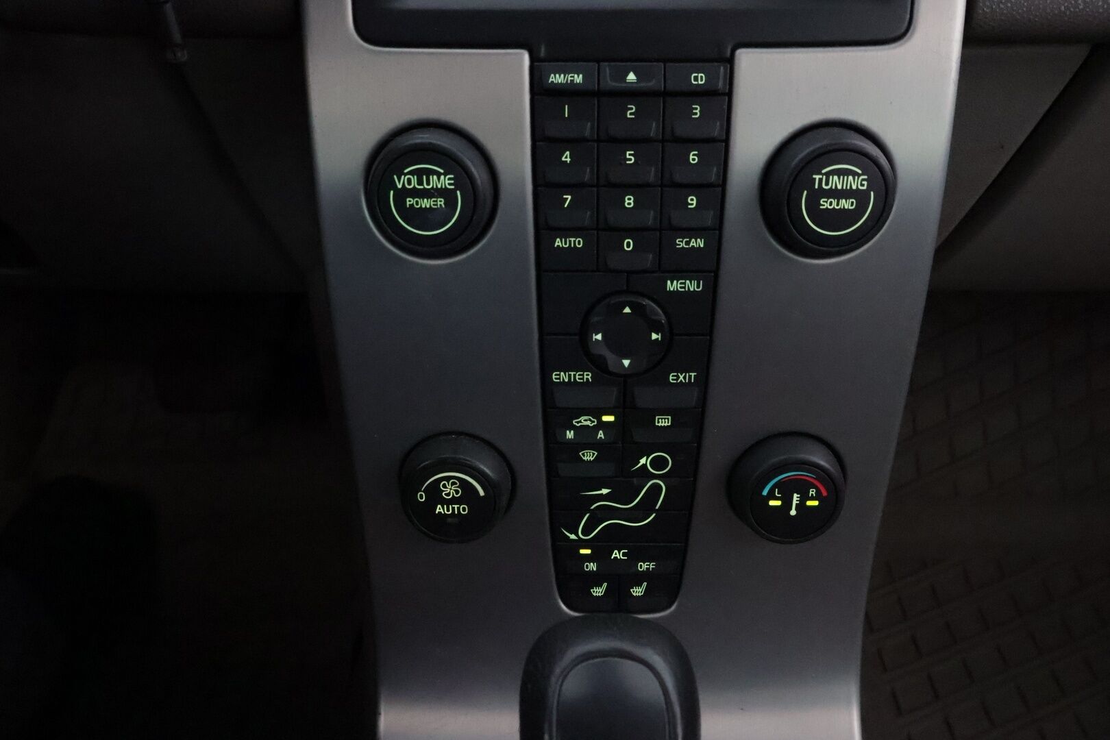 Volvo S40 2008 2,0D (136 hv) Kinetic aut - *Vakionopeudensäädin / Lohko+sisä / 2x-renkaat / Katsastus 07/2026!! - MYYDÄÄN HUUTOKAUPAT.COMISSA!!*