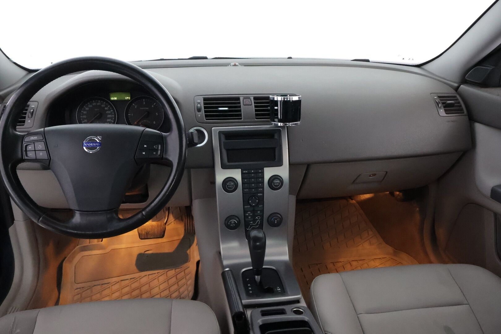 Volvo S40 2008 2,0D (136 hv) Kinetic aut - *Vakionopeudensäädin / Lohko+sisä / 2x-renkaat / Katsastus 07/2026!! - MYYDÄÄN HUUTOKAUPAT.COMISSA!!*