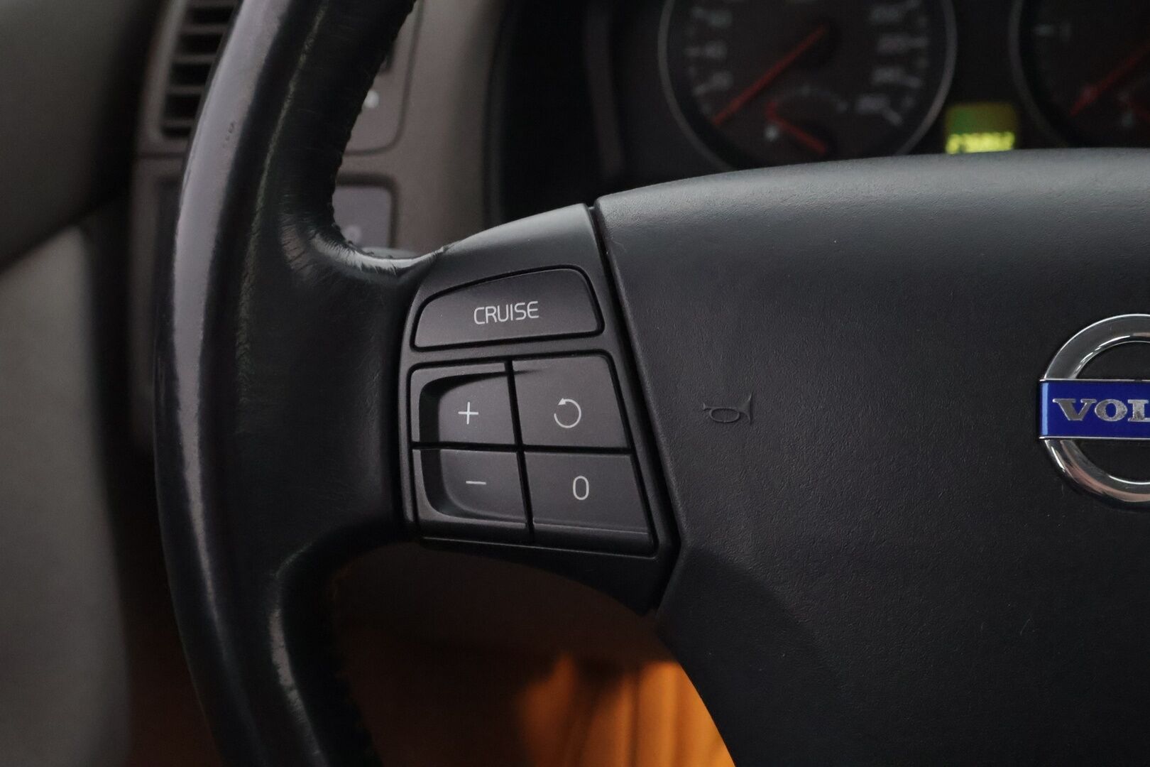 Volvo S40 2008 2,0D (136 hv) Kinetic aut - *Vakionopeudensäädin / Lohko+sisä / 2x-renkaat / Katsastus 07/2026!! - MYYDÄÄN HUUTOKAUPAT.COMISSA!!*