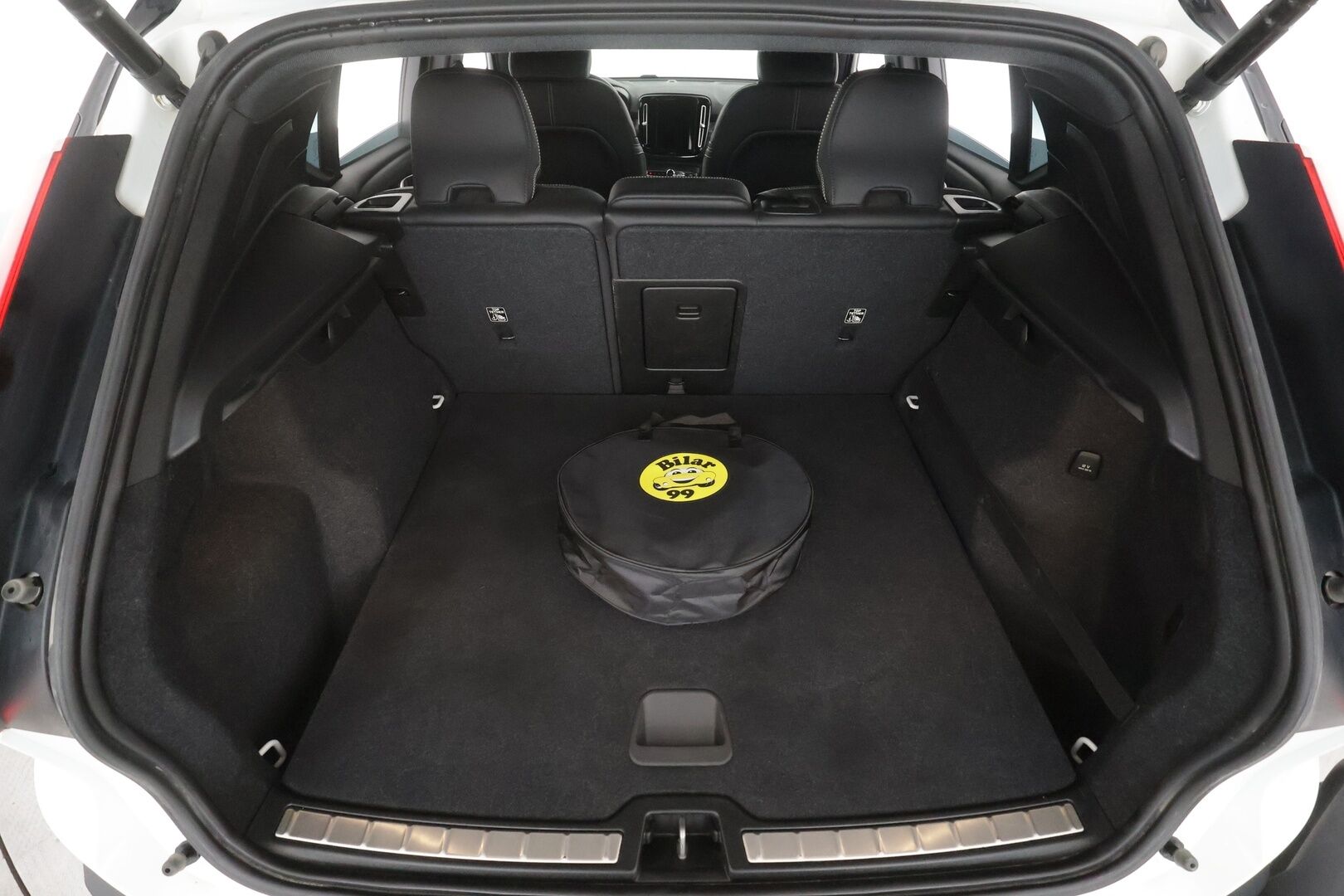 Volvo XC40 2021 T5 TwE Business R-Design aut - | ACC | Webasto | Sporttipenkit | Nahka-alcantara | P.kamera | Pilot Assist | BLIS | Full-LED | Keyless | P.kamera | Apple & Android | 