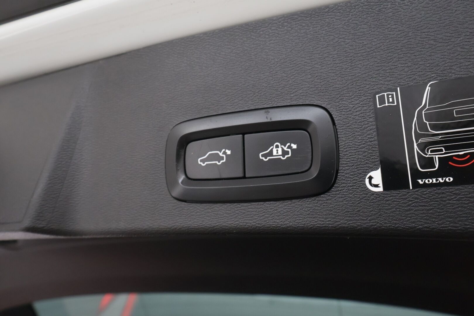 Volvo XC40 2021 T5 TwE Business R-Design aut - | ACC | Webasto | Sporttipenkit | Nahka-alcantara | P.kamera | Pilot Assist | BLIS | Full-LED | Keyless | P.kamera | Apple & Android | 