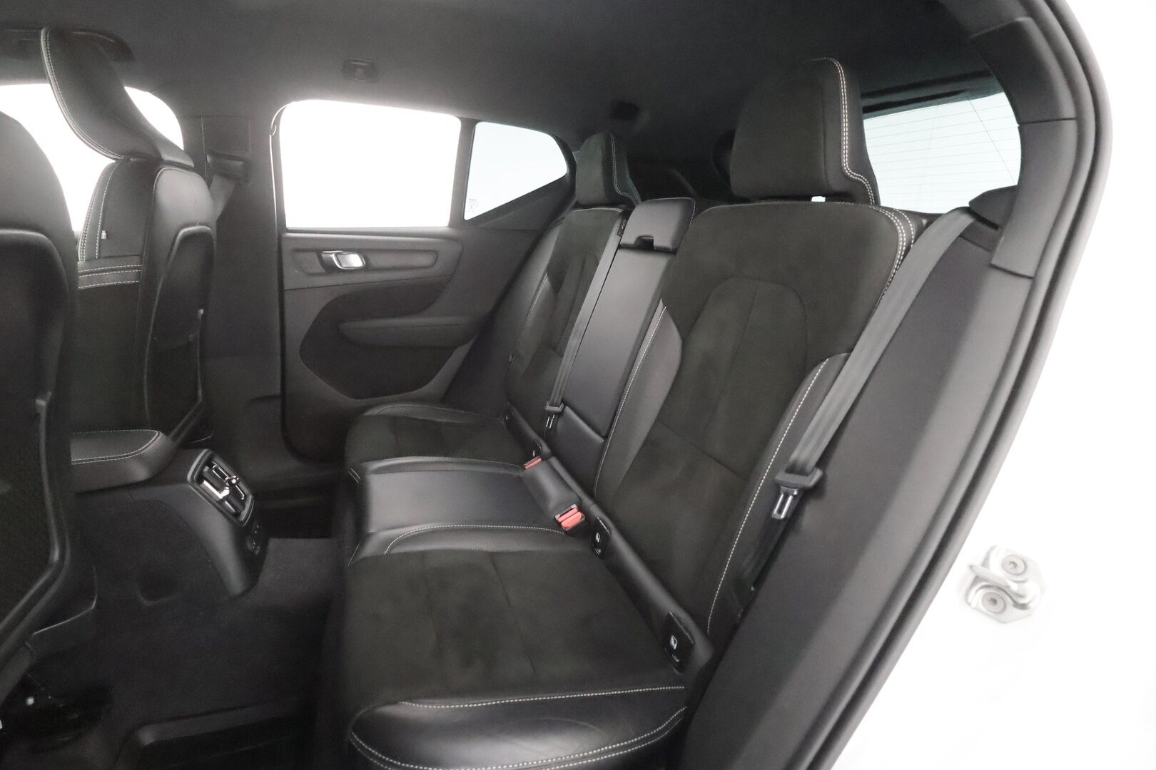 Volvo XC40 2021 T5 TwE Business R-Design aut - | ACC | Webasto | Sporttipenkit | Nahka-alcantara | P.kamera | Pilot Assist | BLIS | Full-LED | Keyless | P.kamera | Apple & Android | 