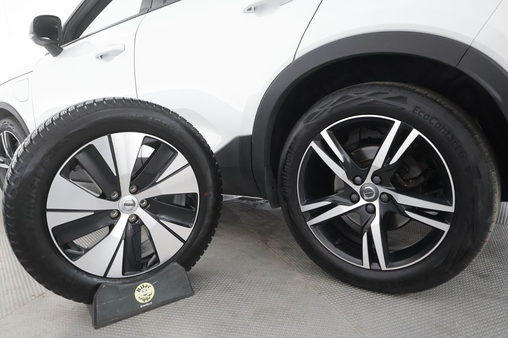 Volvo XC40 2021 T5 TwE Business R-Design aut - | ACC | Webasto | Sporttipenkit | Nahka-alcantara | P.kamera | Pilot Assist | BLIS | Full-LED | Keyless | P.kamera | Apple & Android | 
