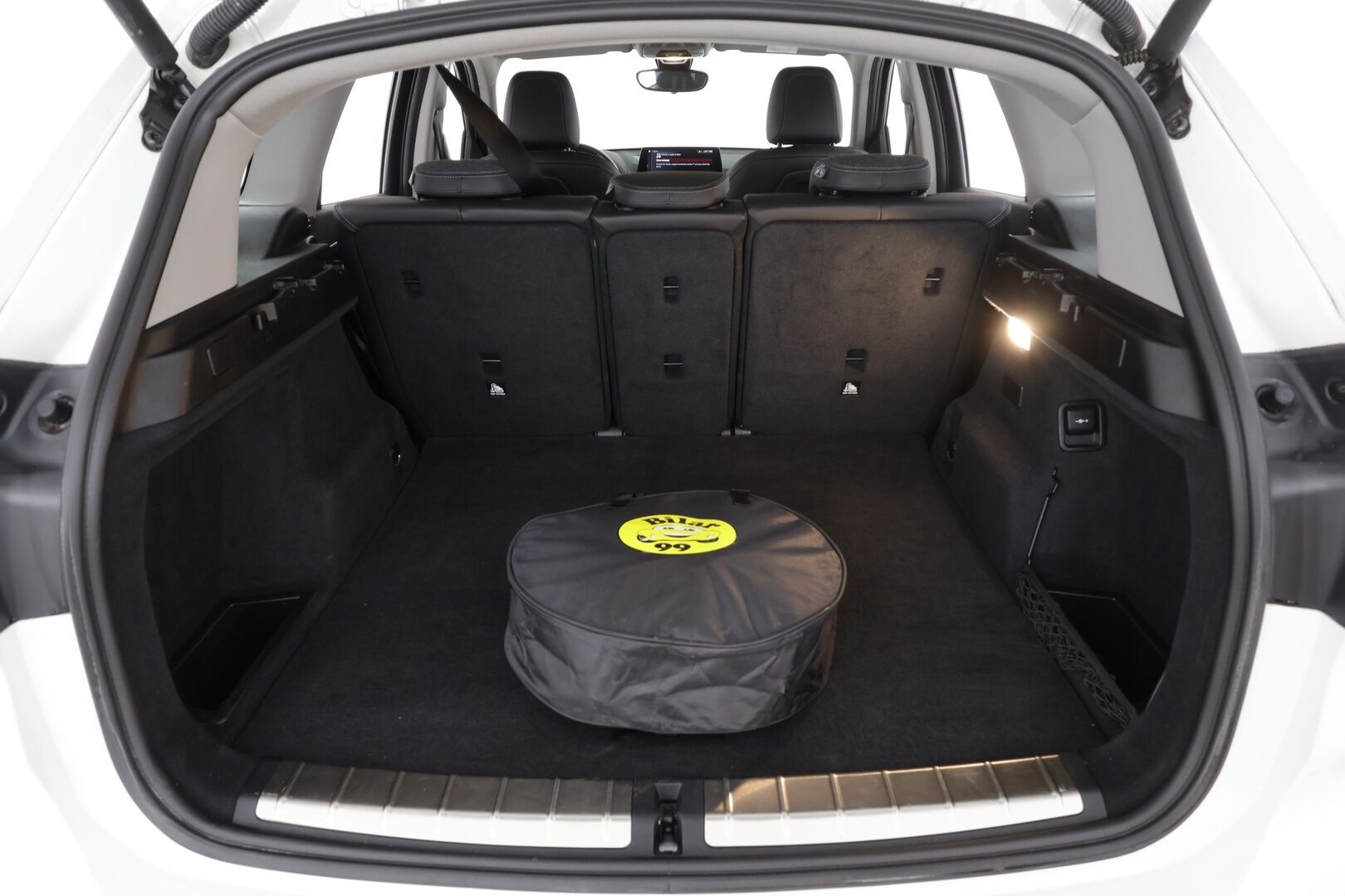 BMW X1 2020 F48 xDrive25e A Charged Edition Sport * 1.Om Suomi-auto / HUD / Navi / Vakkari / LED / P.tutka / Puolinahat * - Akku kuntotarkastettu SoH 89% / Kahdet renkaat aluvanteilla / Merkkihuollettu