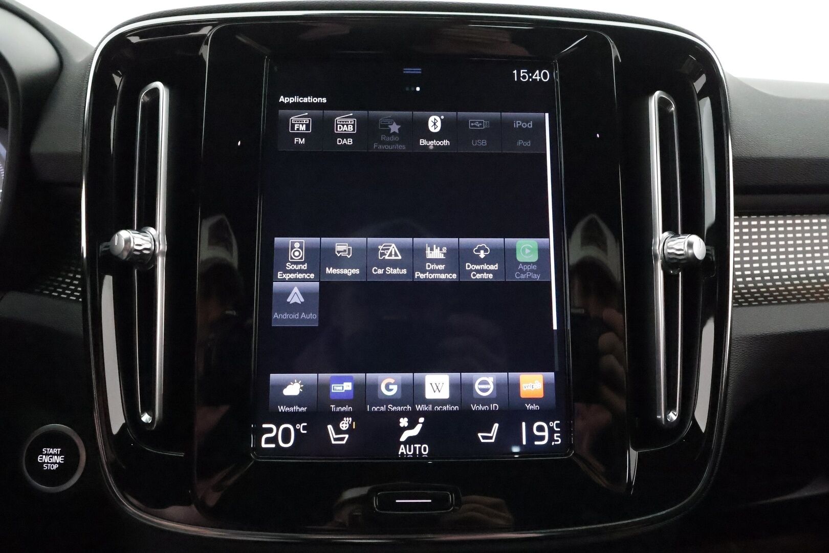 Volvo XC40 2021 T5 TwE Business R-Design aut - 3,99 % KORKOTARJOUS TÄHÄN AUTOON - 31.5. ASTI! - 1.om Suomi-auto / Urheiluistuimet / Webasto / Adapt.vakkari / Harman/Kardon / P. Kamera / KeylessGo / 2x Renkaat!