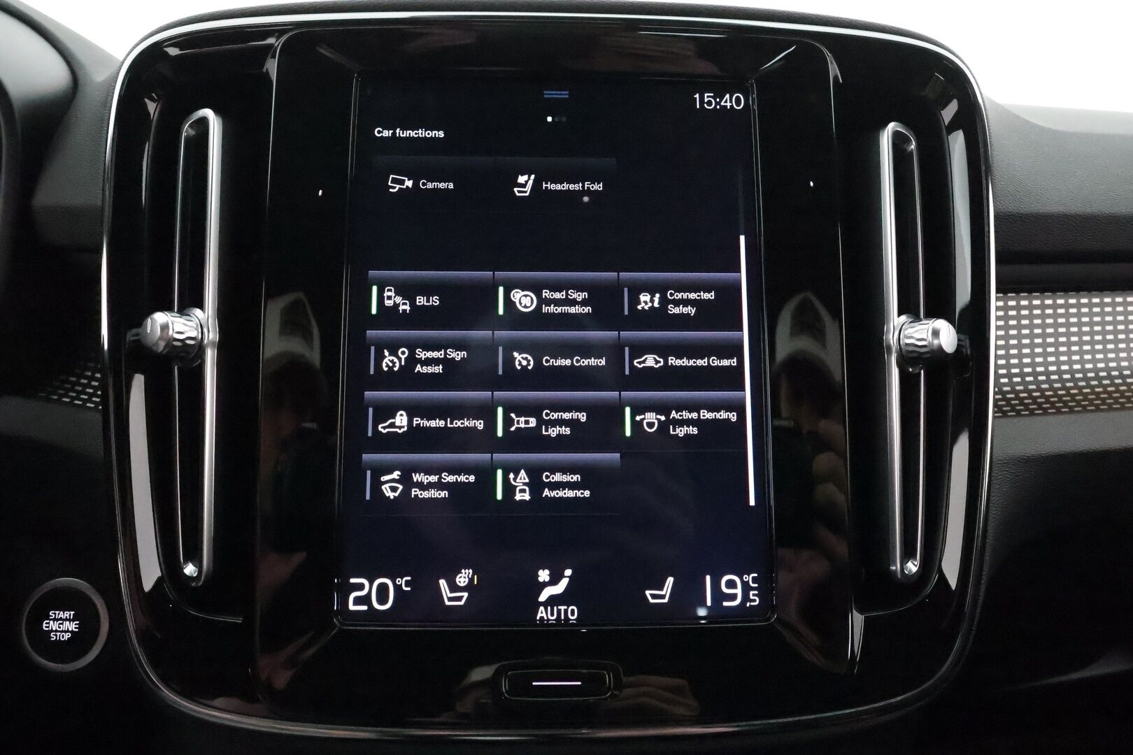 Volvo XC40 2021 T5 TwE Business R-Design aut - 3,99 % KORKOTARJOUS TÄHÄN AUTOON - 31.5. ASTI! - 1.om Suomi-auto / Urheiluistuimet / Webasto / Adapt.vakkari / Harman/Kardon / P. Kamera / KeylessGo / 2x Renkaat!