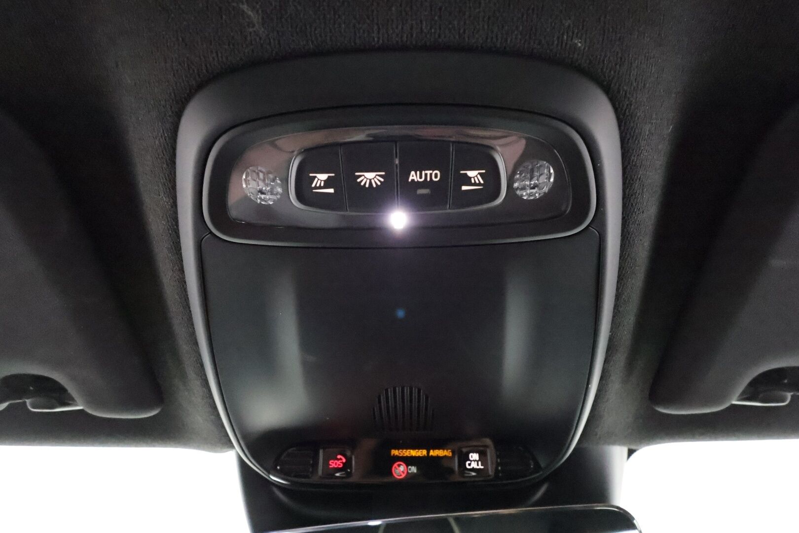 Volvo XC40 2021 T5 TwE Business R-Design aut - 3,99 % KORKOTARJOUS TÄHÄN AUTOON - 31.5. ASTI! - 1.om Suomi-auto / Urheiluistuimet / Webasto / Adapt.vakkari / Harman/Kardon / P. Kamera / KeylessGo / 2x Renkaat!