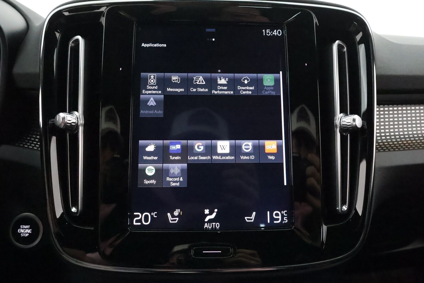 Volvo XC40 2021 T5 TwE Business R-Design aut - 3,99 % KORKOTARJOUS TÄHÄN AUTOON - 31.5. ASTI! - 1.om Suomi-auto / Urheiluistuimet / Webasto / Adapt.vakkari / Harman/Kardon / P. Kamera / KeylessGo / 2x Renkaat!