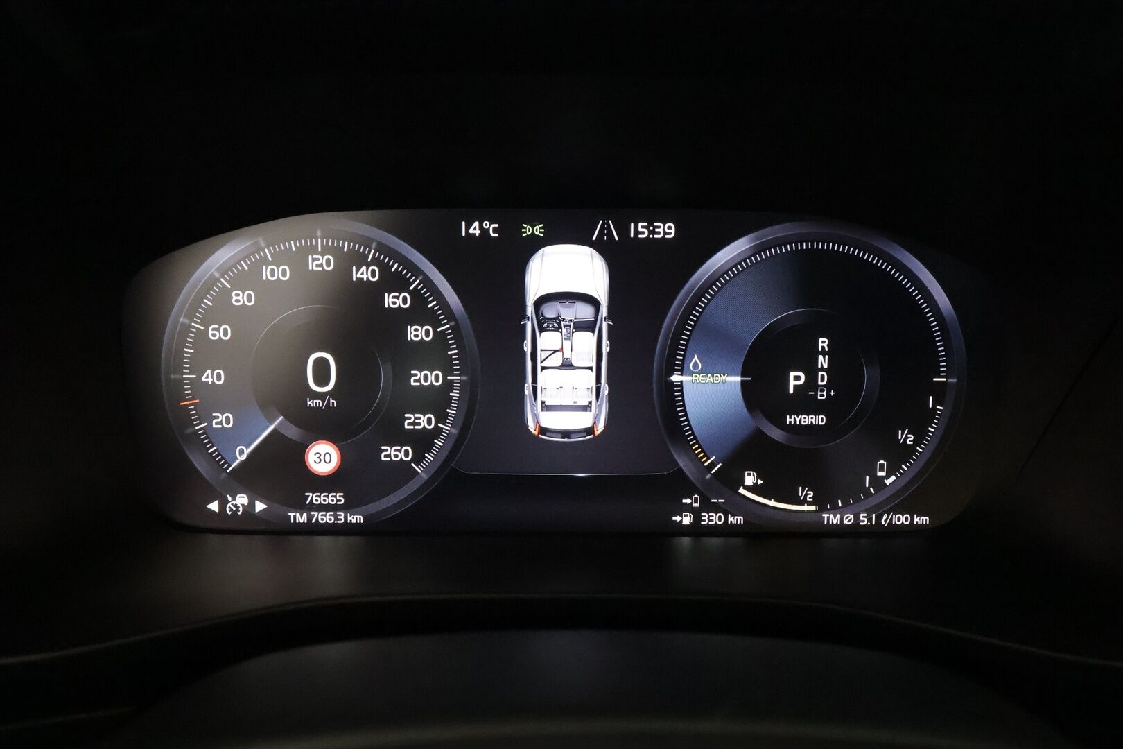 Volvo XC40 2021 T5 TwE Business R-Design aut - 3,99 % KORKOTARJOUS TÄHÄN AUTOON - 31.5. ASTI! - 1.om Suomi-auto / Urheiluistuimet / Webasto / Adapt.vakkari / Harman/Kardon / P. Kamera / KeylessGo / 2x Renkaat!