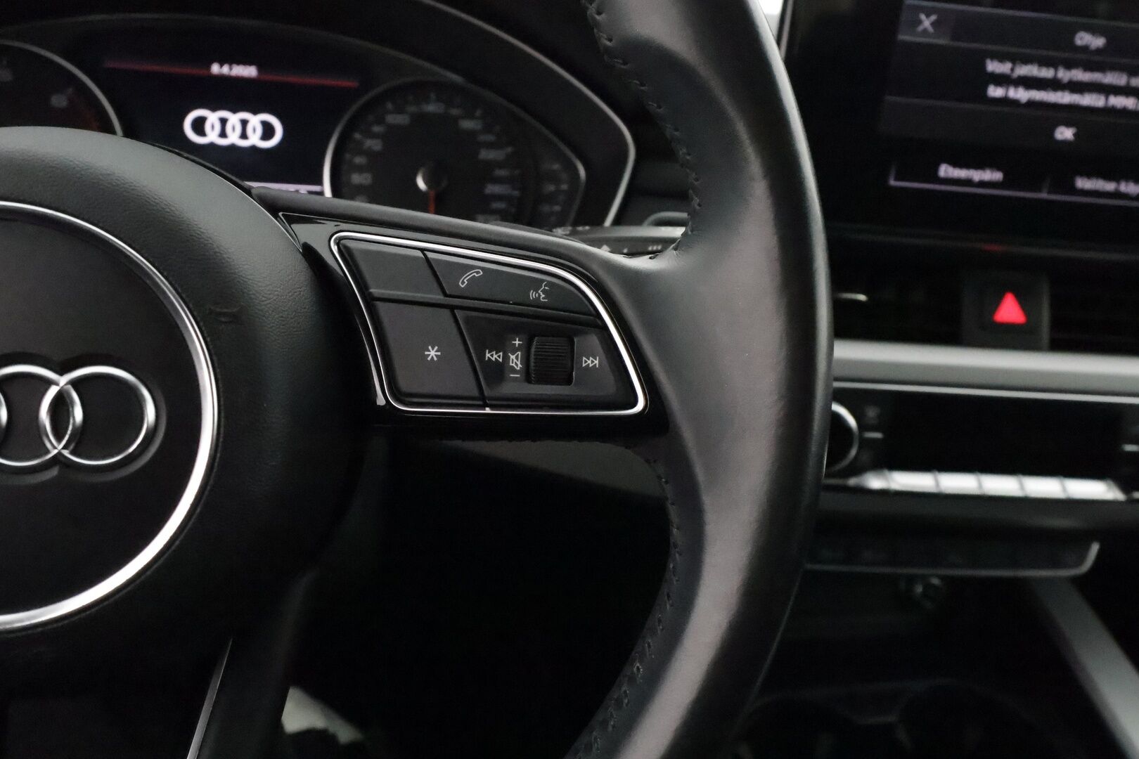 Audi A4 2020 Avant Business Advanced Comfort Edition 40 TFSI 140 kW MHEV S tronic * Urheiluistuimet / Koukku / Webasto / P. Kamera / LED-Valot / Apple&Android / KeylessGo * - 1 om. Suomi-Auto / 2x Renkaat / Todella hyvällä historialla *